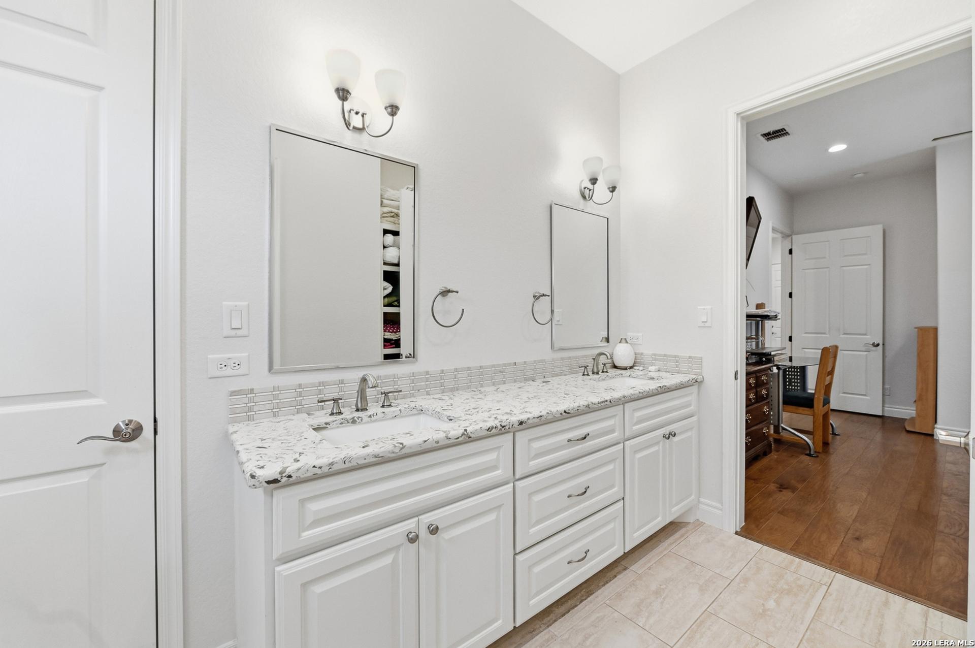 103 William Tobin, BLANCO, TX, 78606