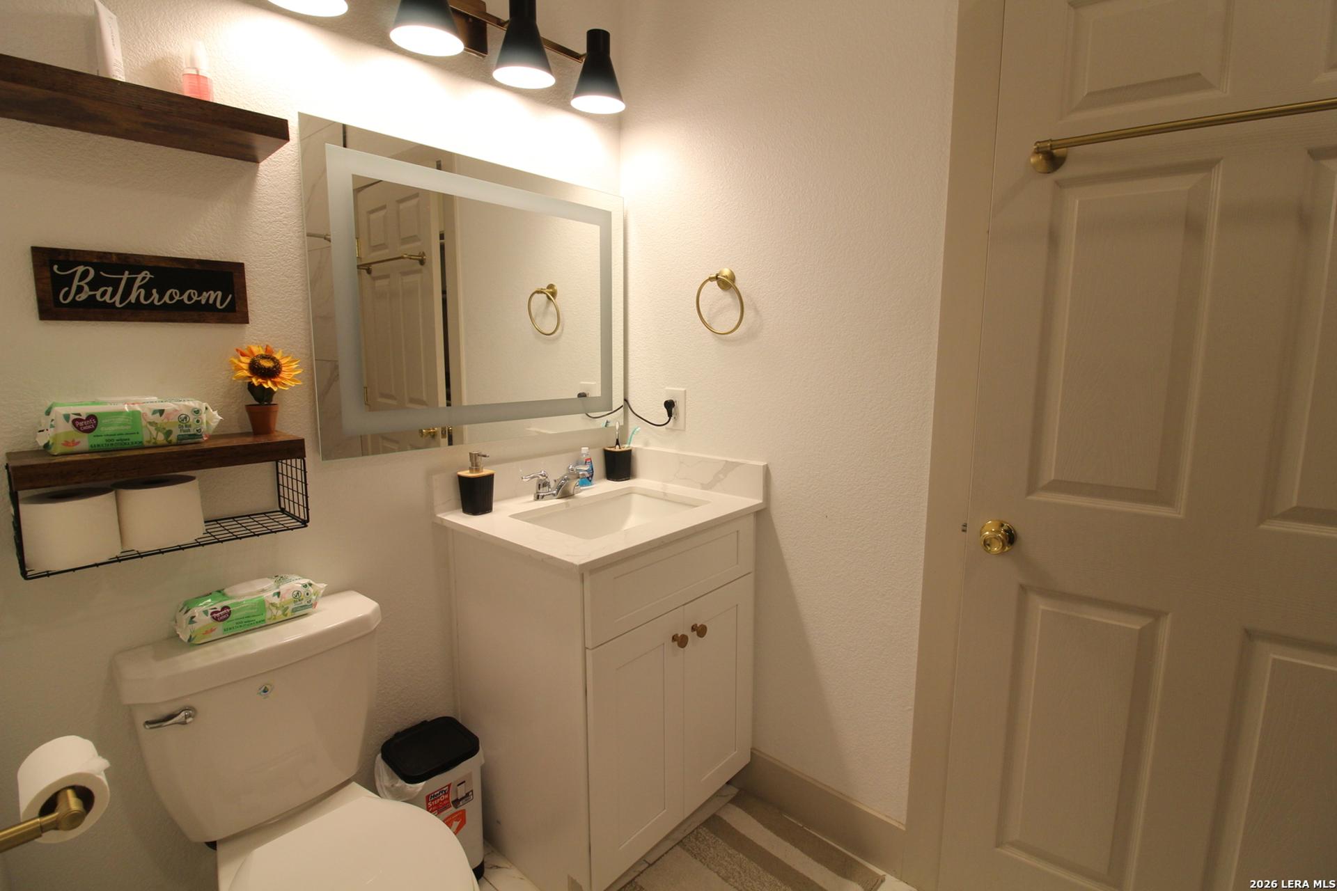 101 County Road 135, FLORESVILL, TX, 78114