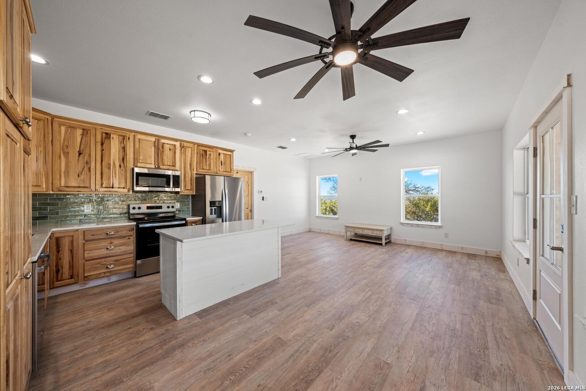 300 Peterson Farm Rd, KERRVILLE, TX, 78028
