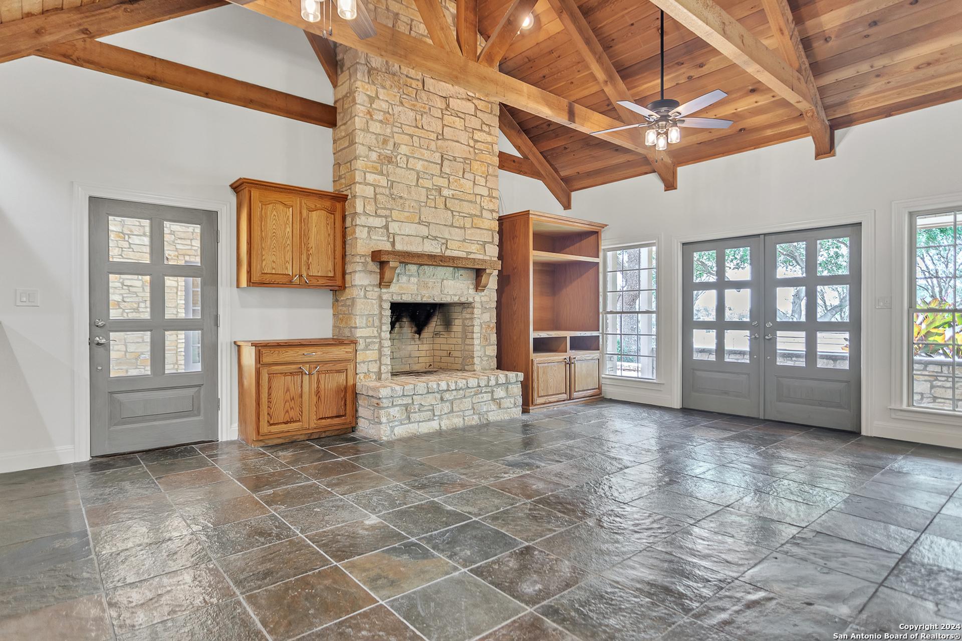 2234 Highway 90 W, CASTROVILL, TX, 78009