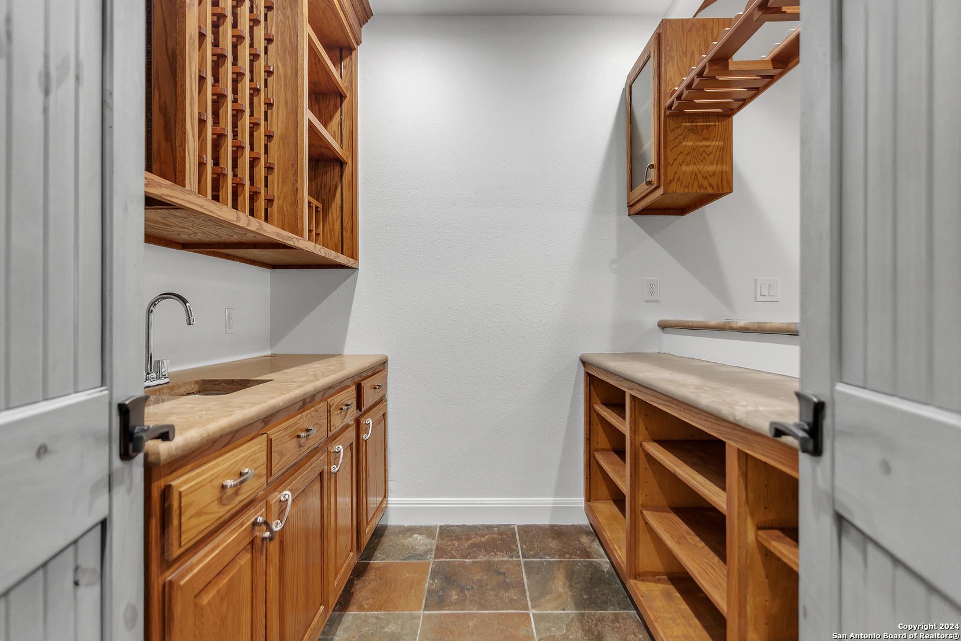 2234 Highway 90 W, CASTROVILL, TX, 78009