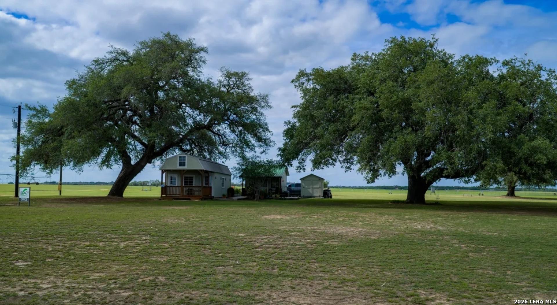 1769 Farm to Market Road 536, PLEASANTON, TX, 78064