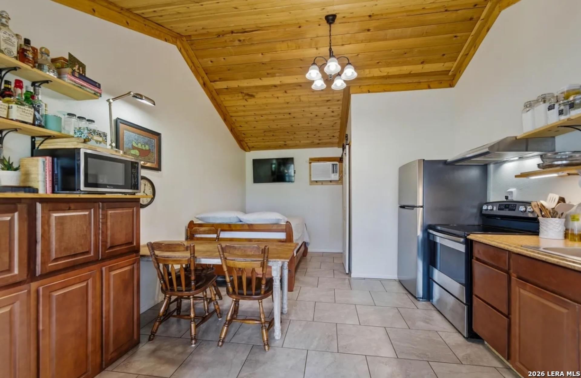 1769 Farm to Market Road 536, PLEASANTON, TX, 78064