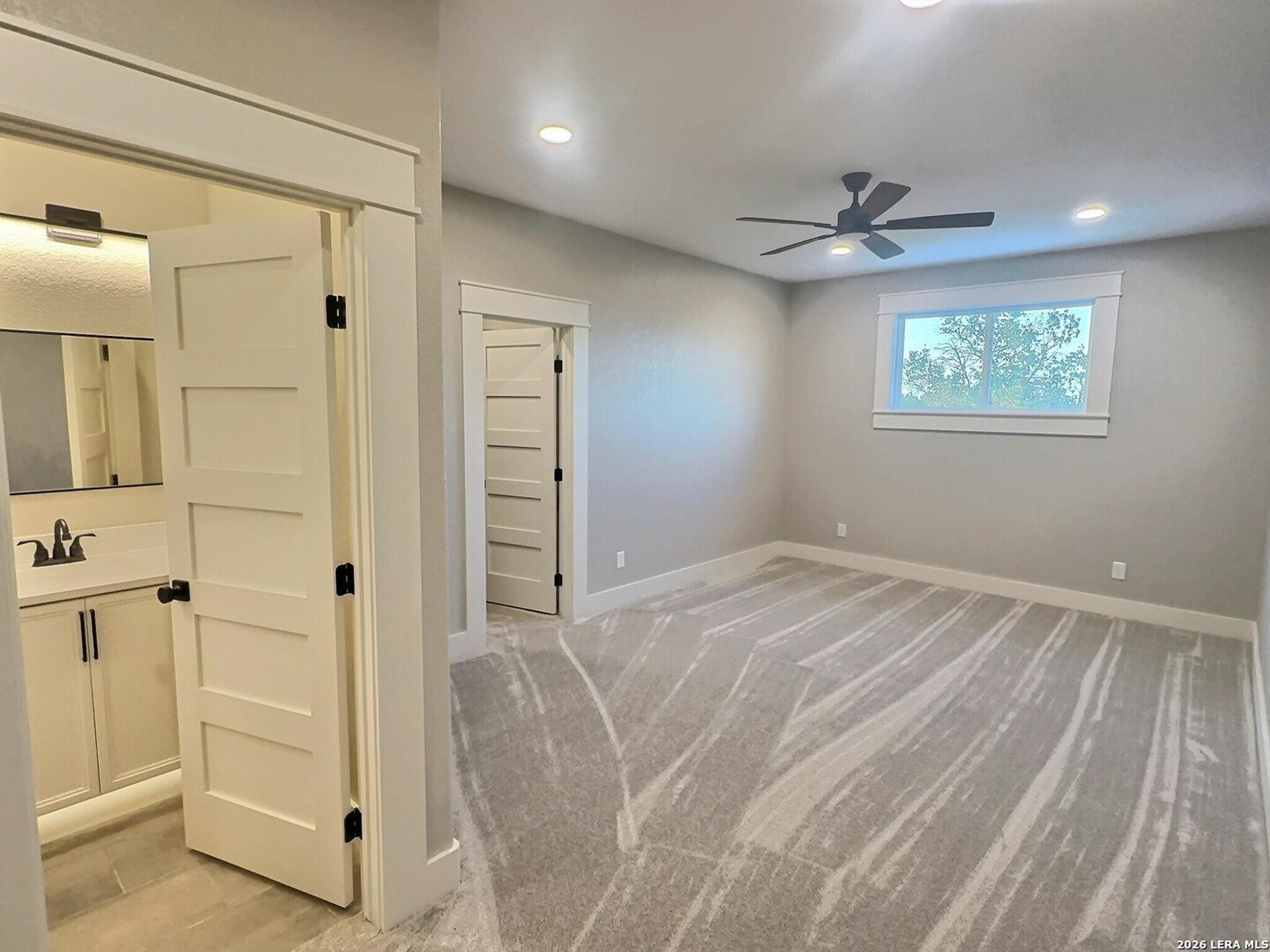 1230 Old Pearsall Rd, JOURDANTON, TX, 78026