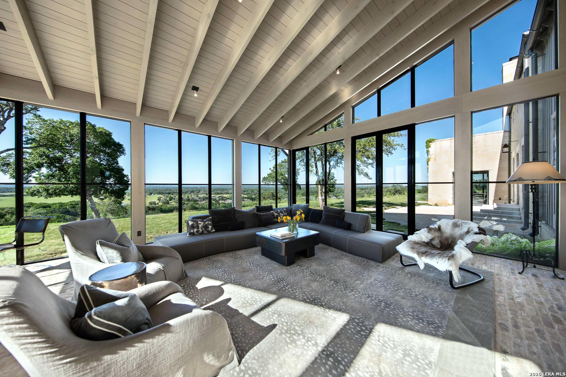 850 SISTERDALE RD, BOERNE, TX, 78006