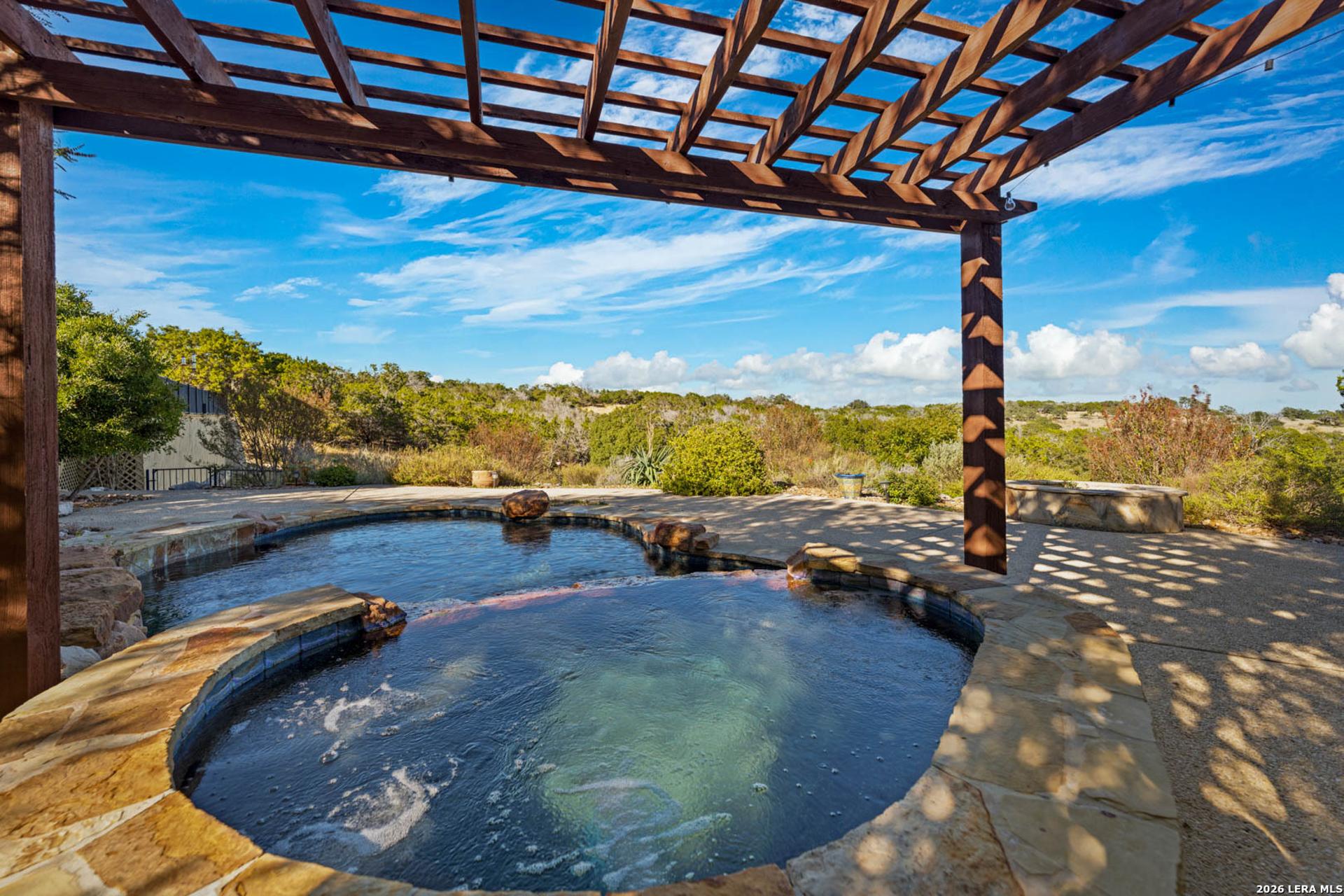 326 RIVER VALLEY RD, INGRAM, TX, 78025