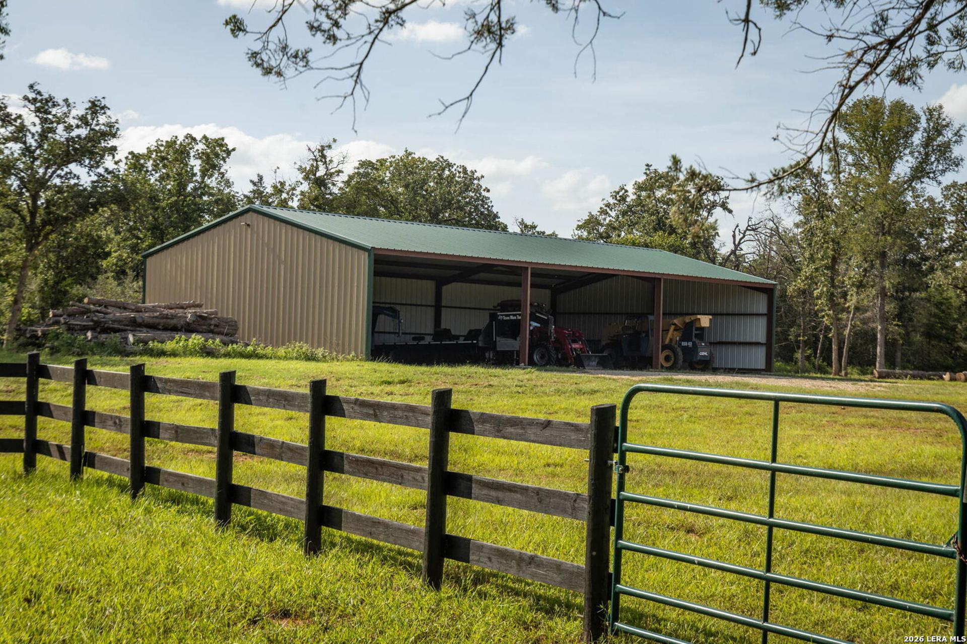 10488 STATE HIGHWAY 304, HARWOOD, TX, 78632