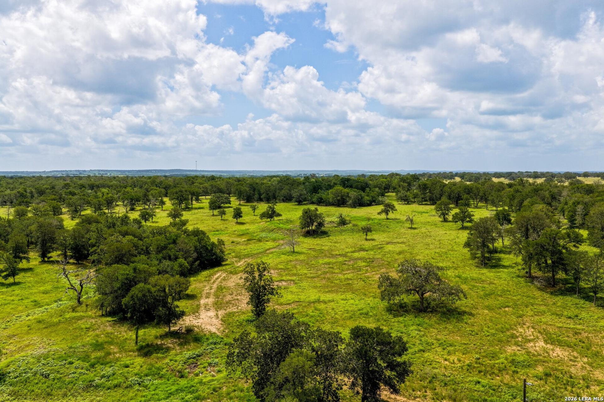 5501 Old Colony Line Rd, LOCKHART, TX, 78644