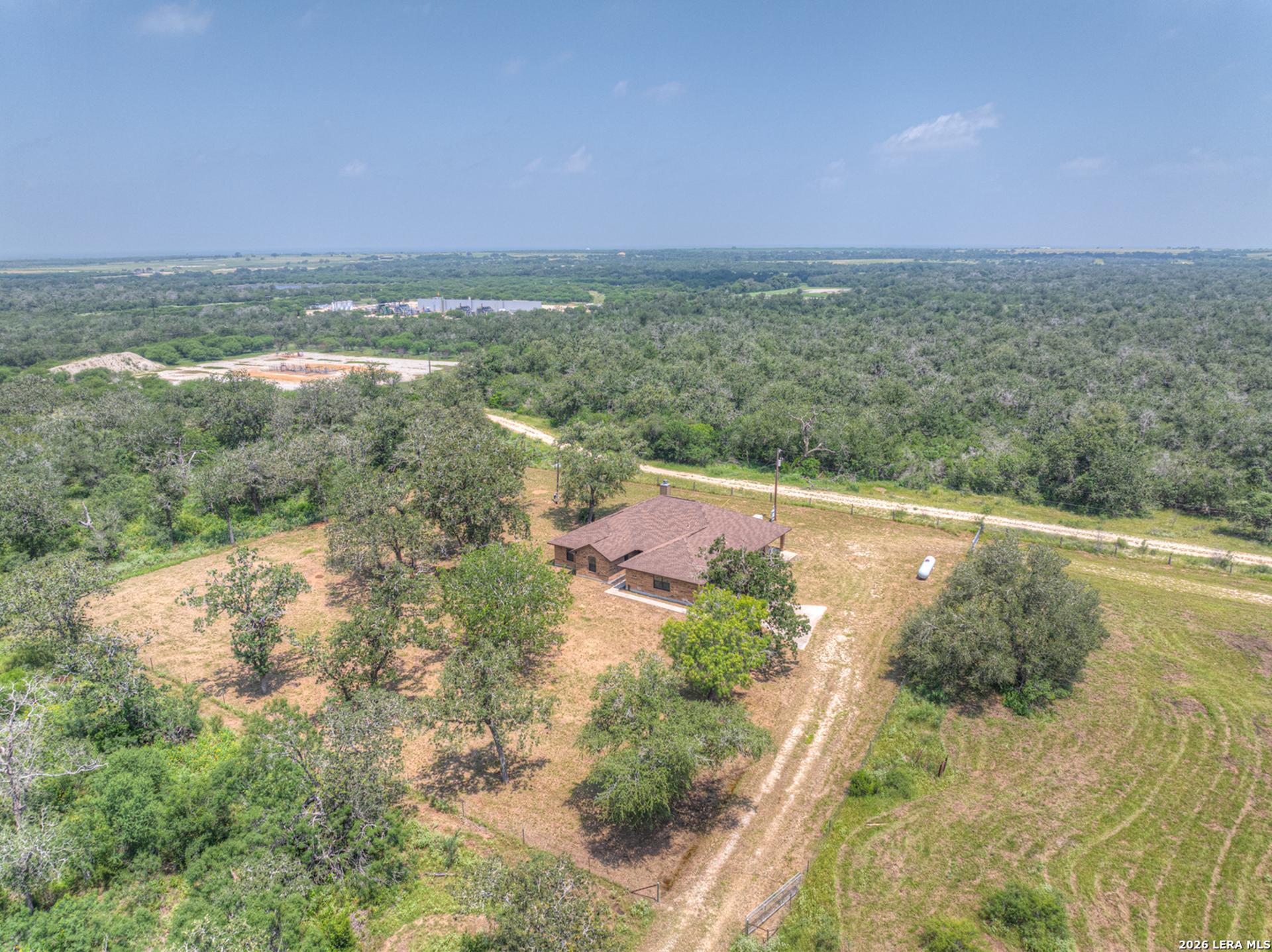 1798 County Road 359, GILLETT, TX, 78116