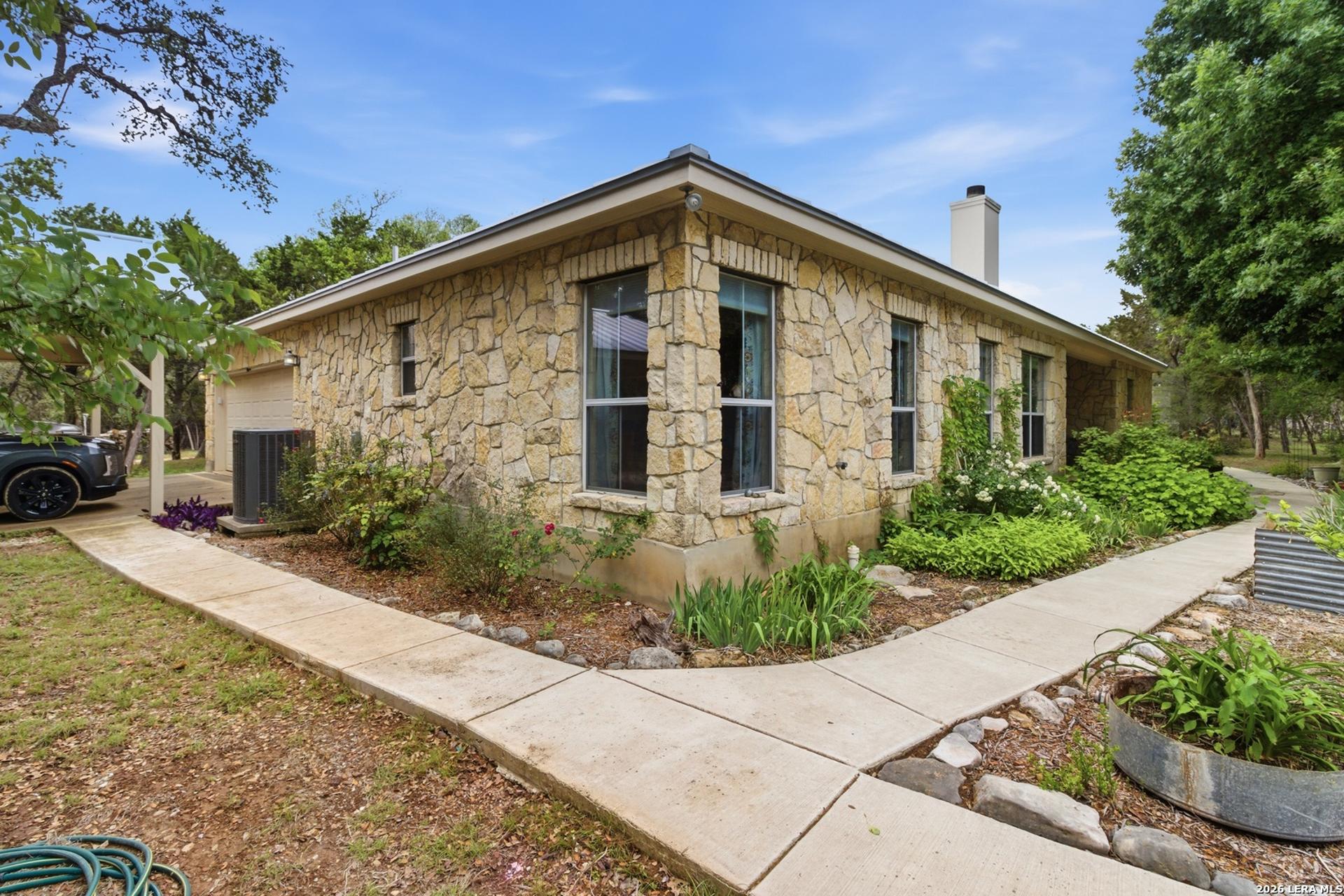 707 Oakridge Ln, PIPE_CREEK, TX, 78063
