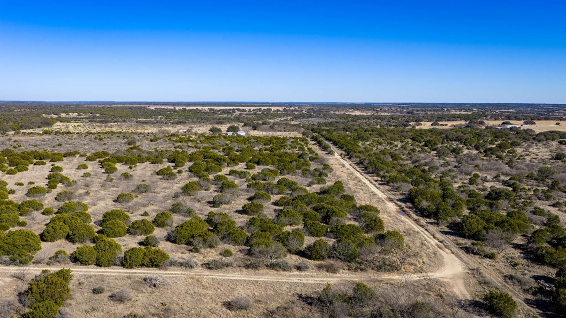1774 Shafer Ln, Hext, TX, 76848