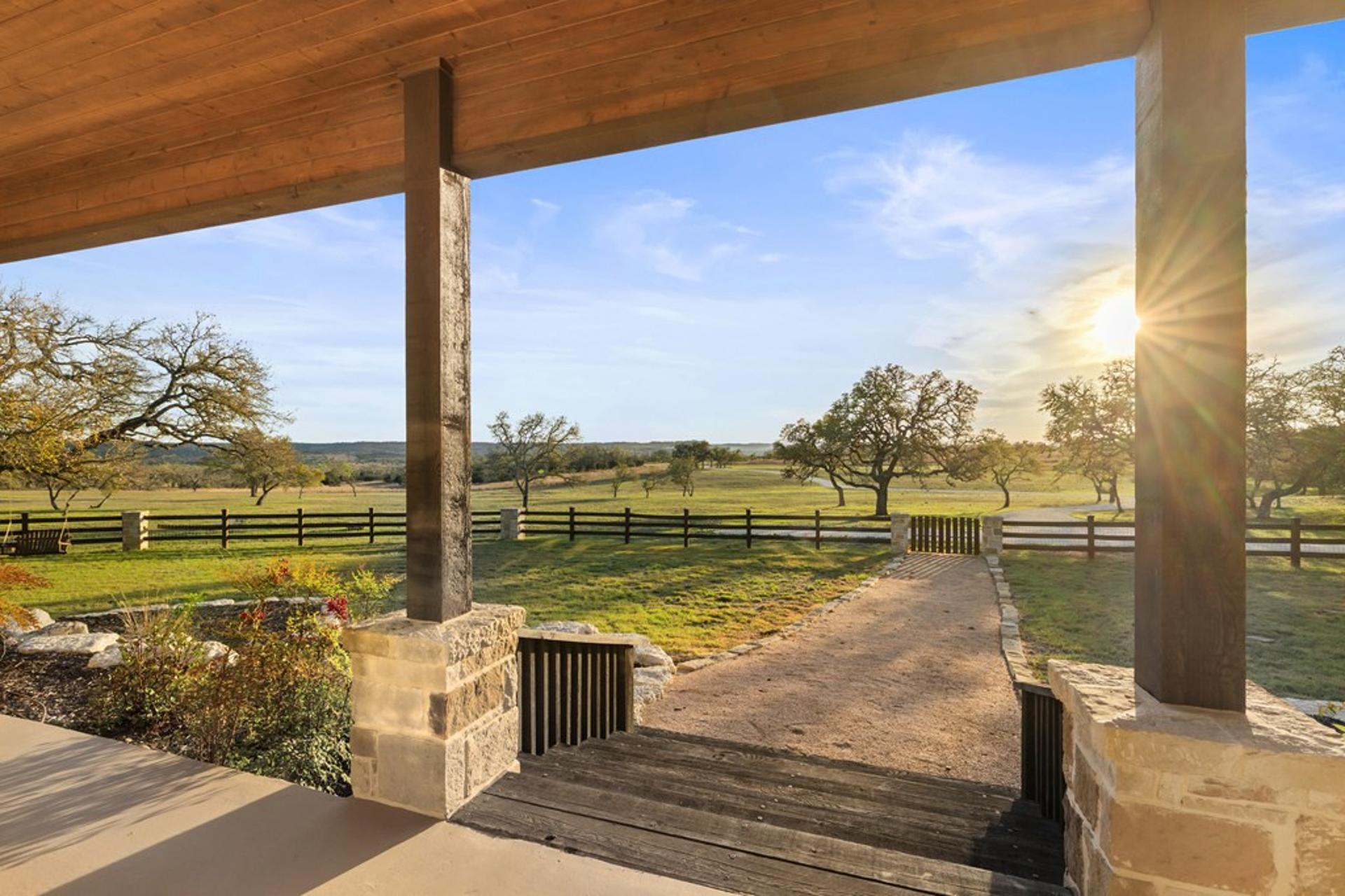 4827 Maenius Rd, Blanco, TX, 78606