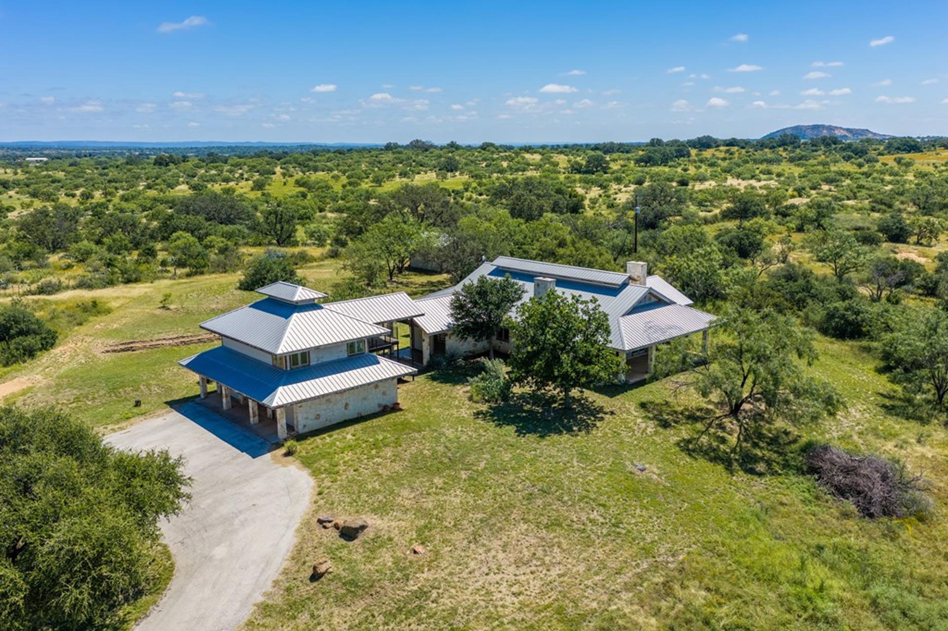 1128 County Rd 312, Llano, TX, 78643