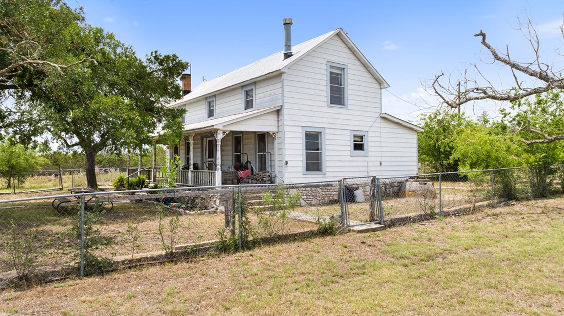 65 Miles Ln, Harper, TX, 78631