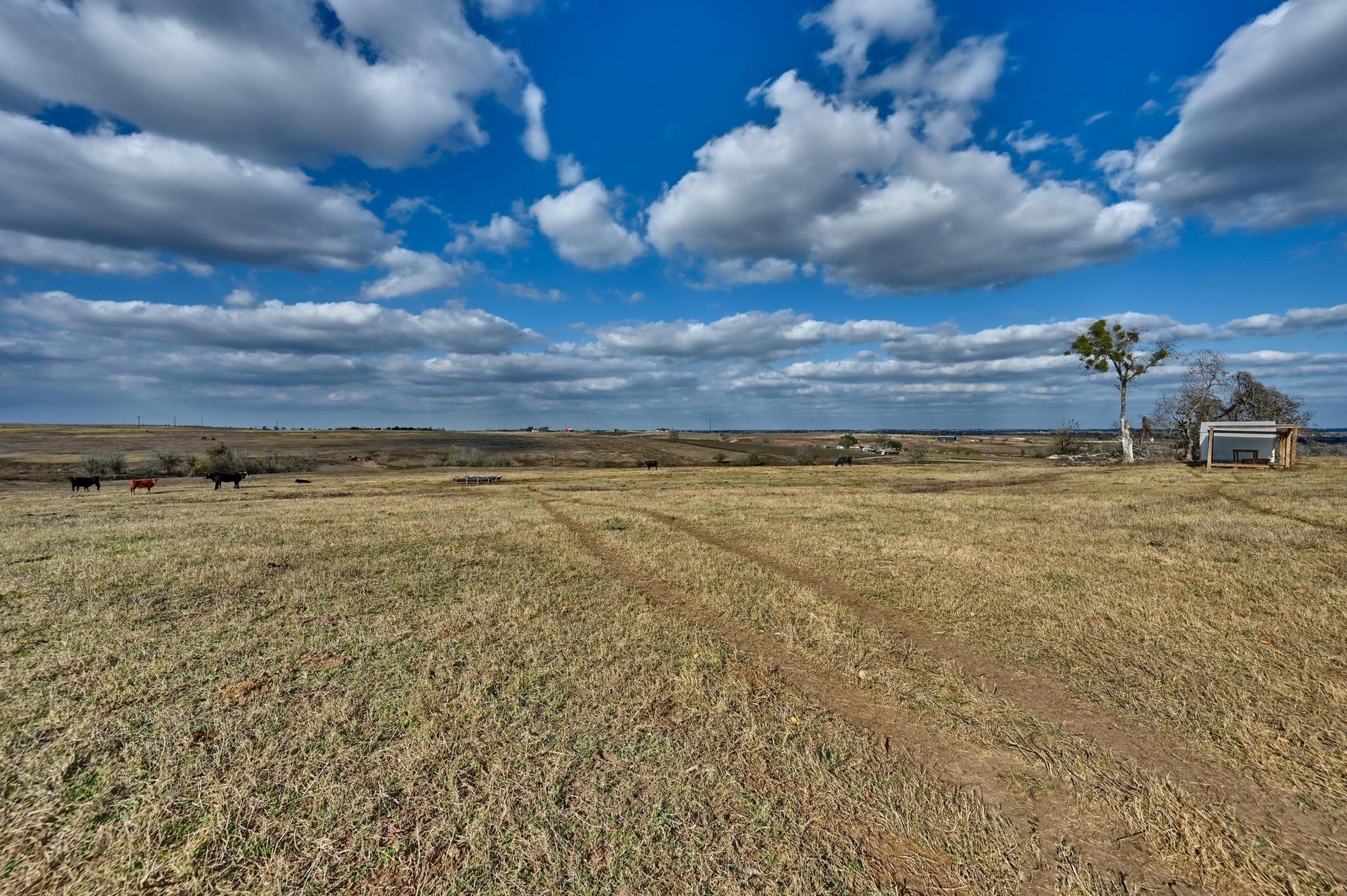6921 Schulz, Bleiblerville, TX, 78931
