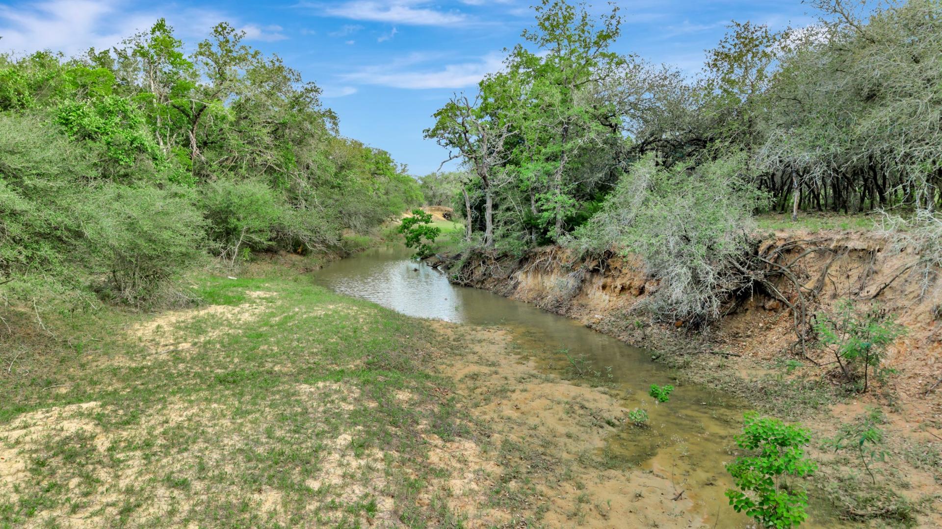 16297B State Highway 111, Yoakum, TX, 77995