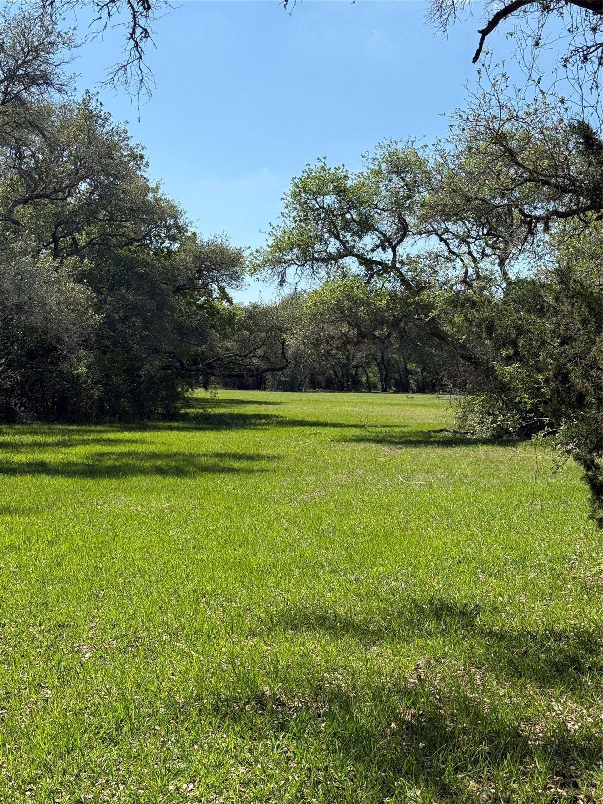 1222 CR 2152, Rock Island, TX, 77470