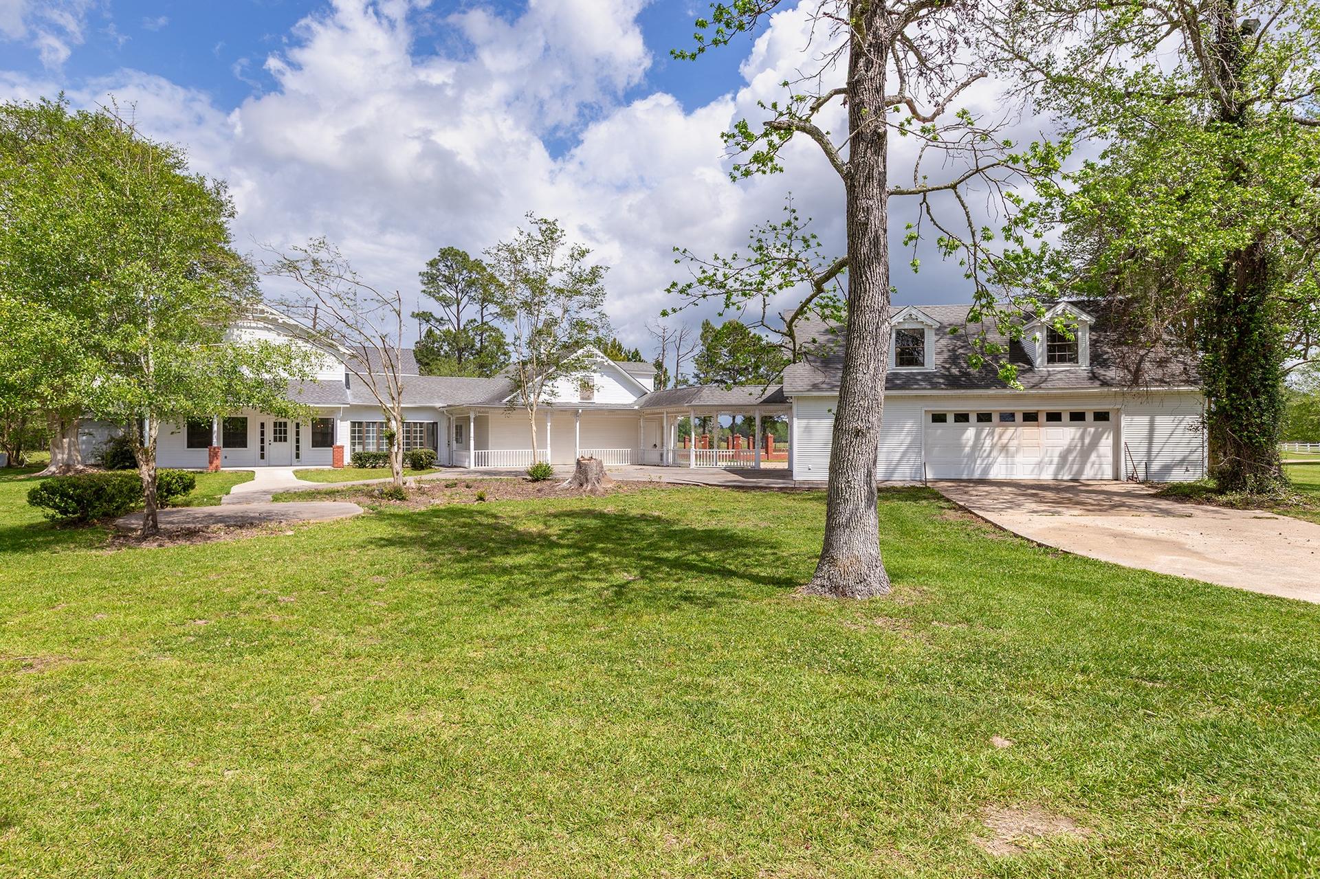 1331 County Road 2071, Hull, TX, 77564