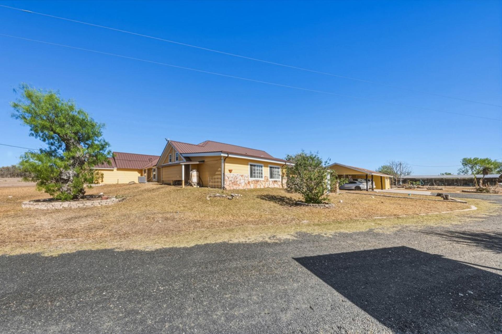 1202 Hwy 44, San Diego, TX, 78384