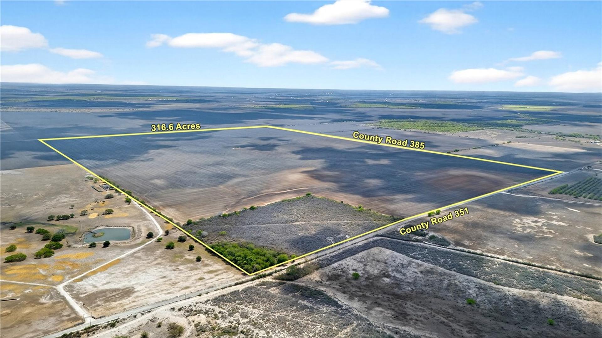 109 County Road 385, George West, TX, 78022