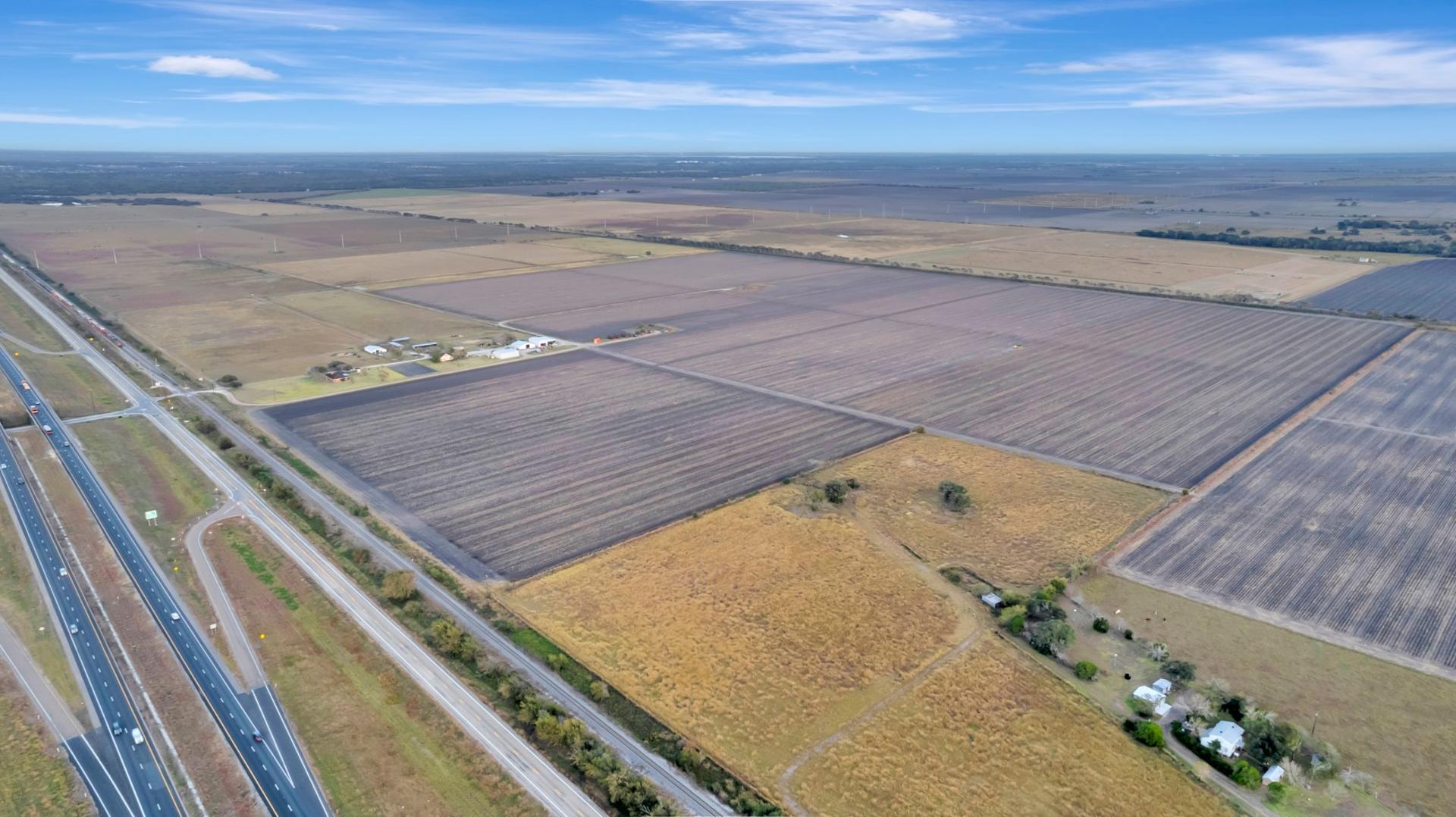5629 Us-59, Edna, TX, 77957