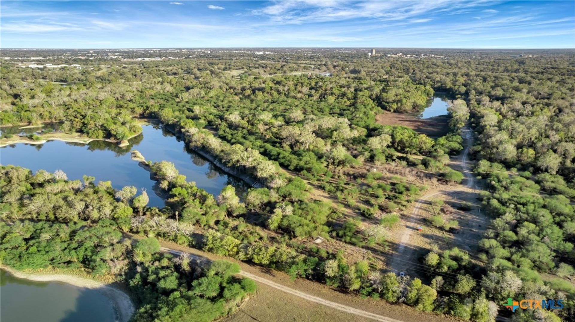 000 Smith, Victoria, TX, 77905