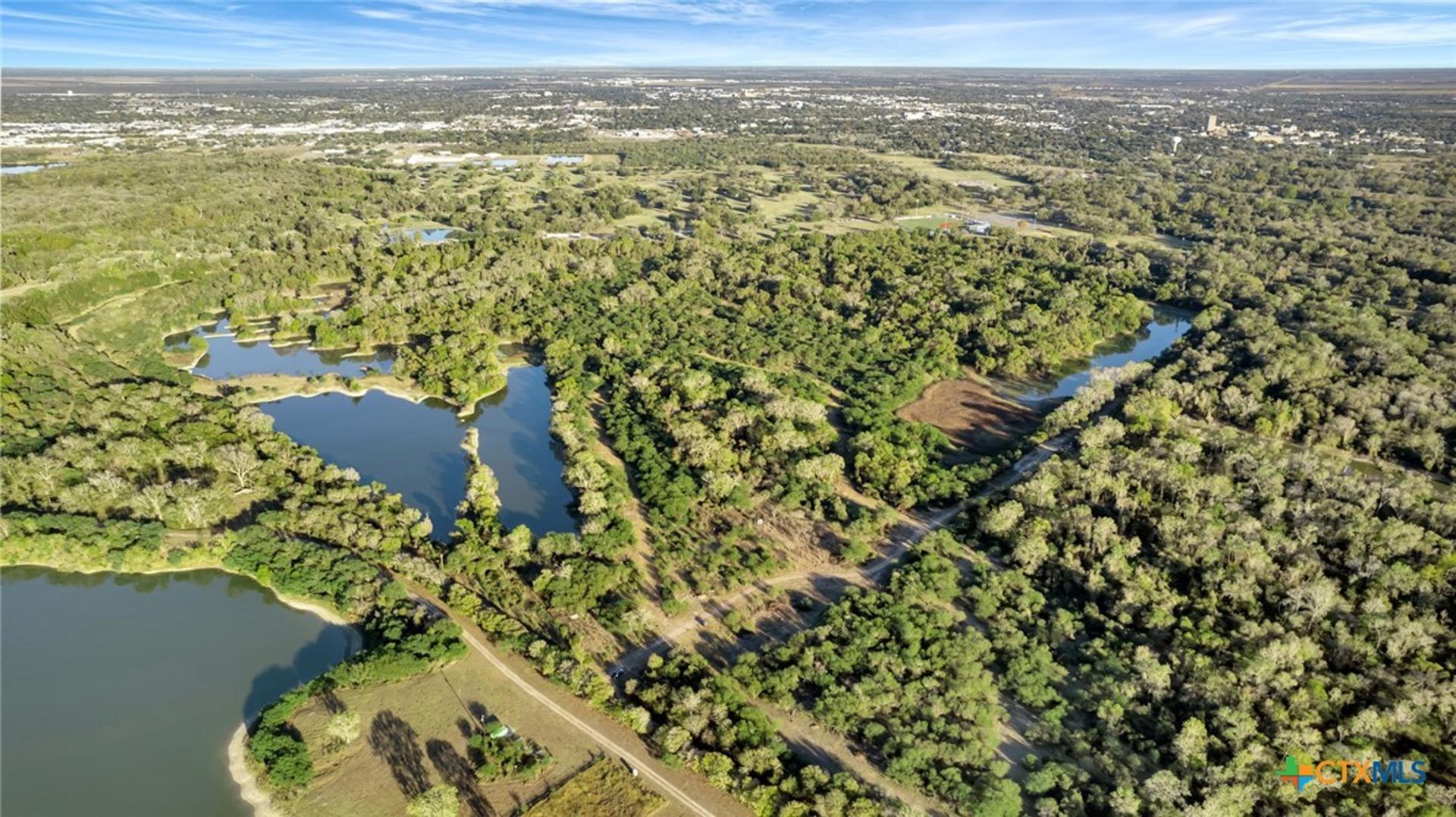 000 Smith, Victoria, TX, 77905