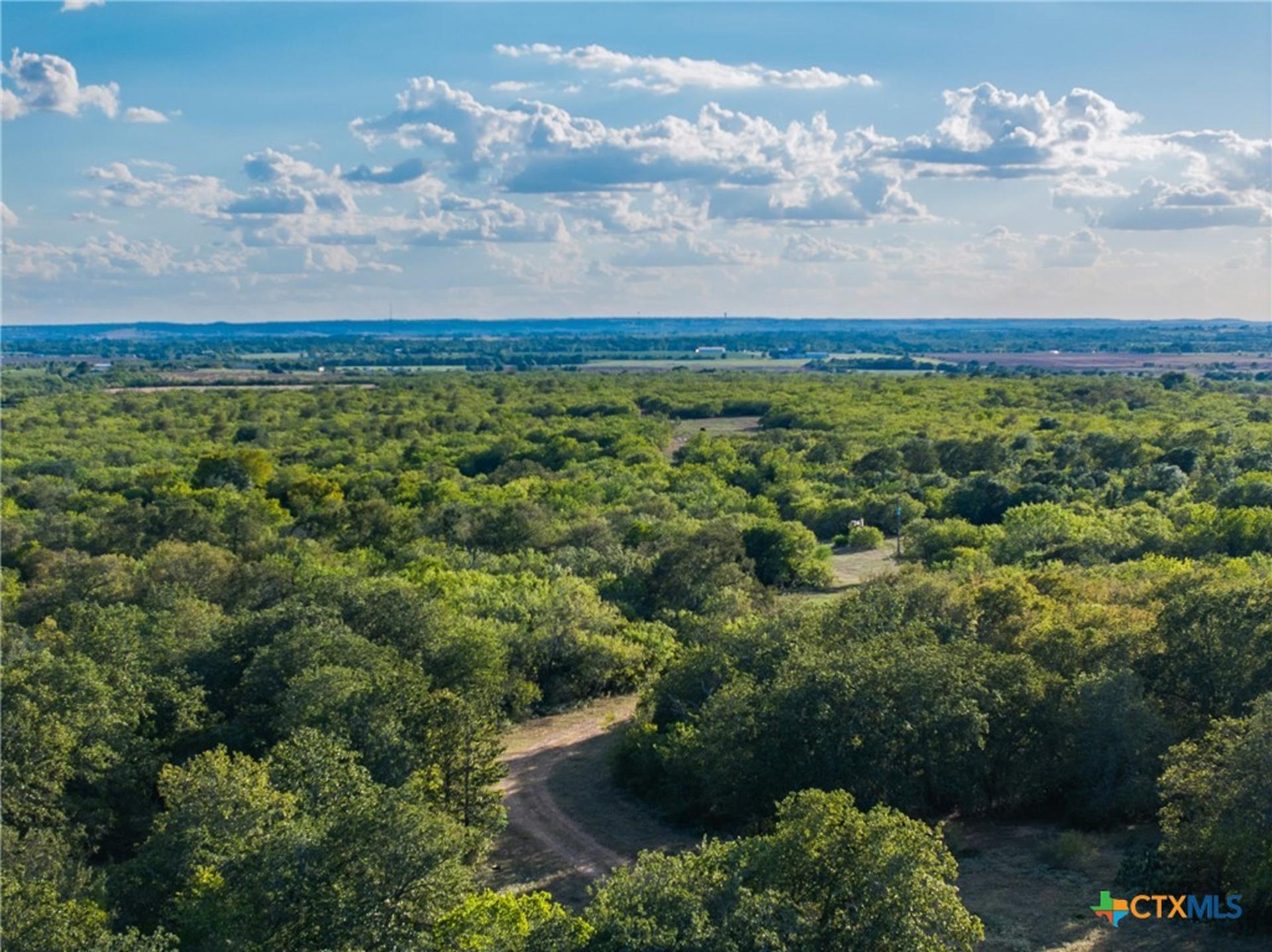 399 Seals Creek, Lockhart, TX, 78644