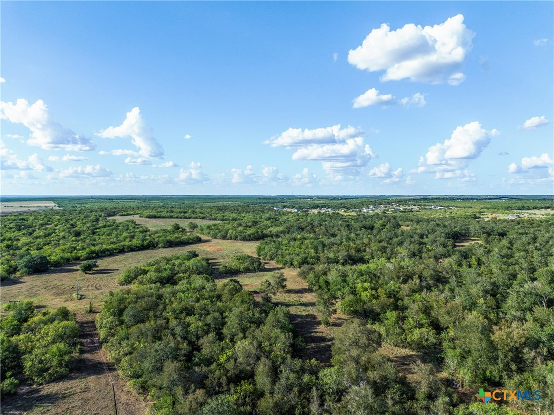 399 Seals Creek, Lockhart, TX, 78644