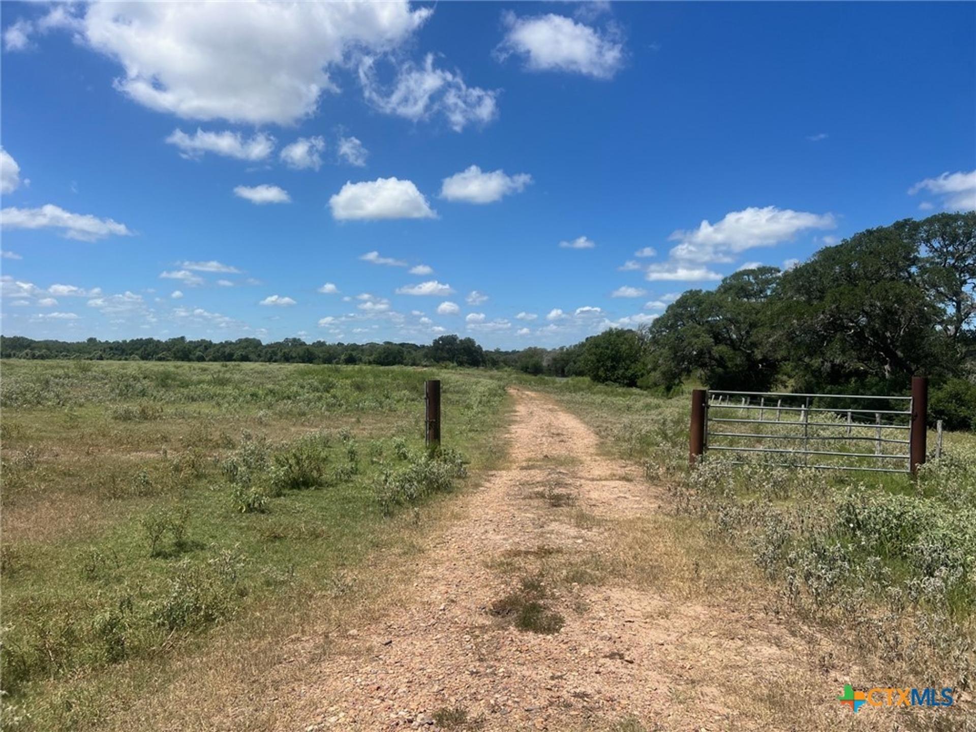 00 CR 427/PVT 4001, TX, 77987