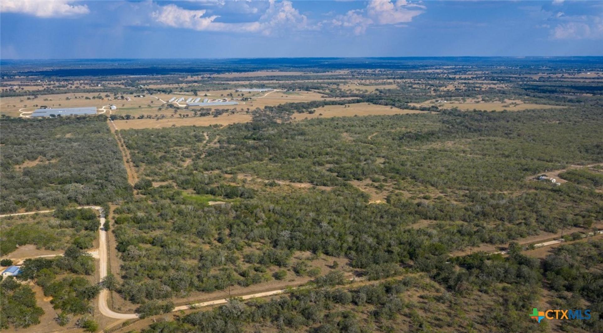 916 County Road 421, Waelder, TX, 78959