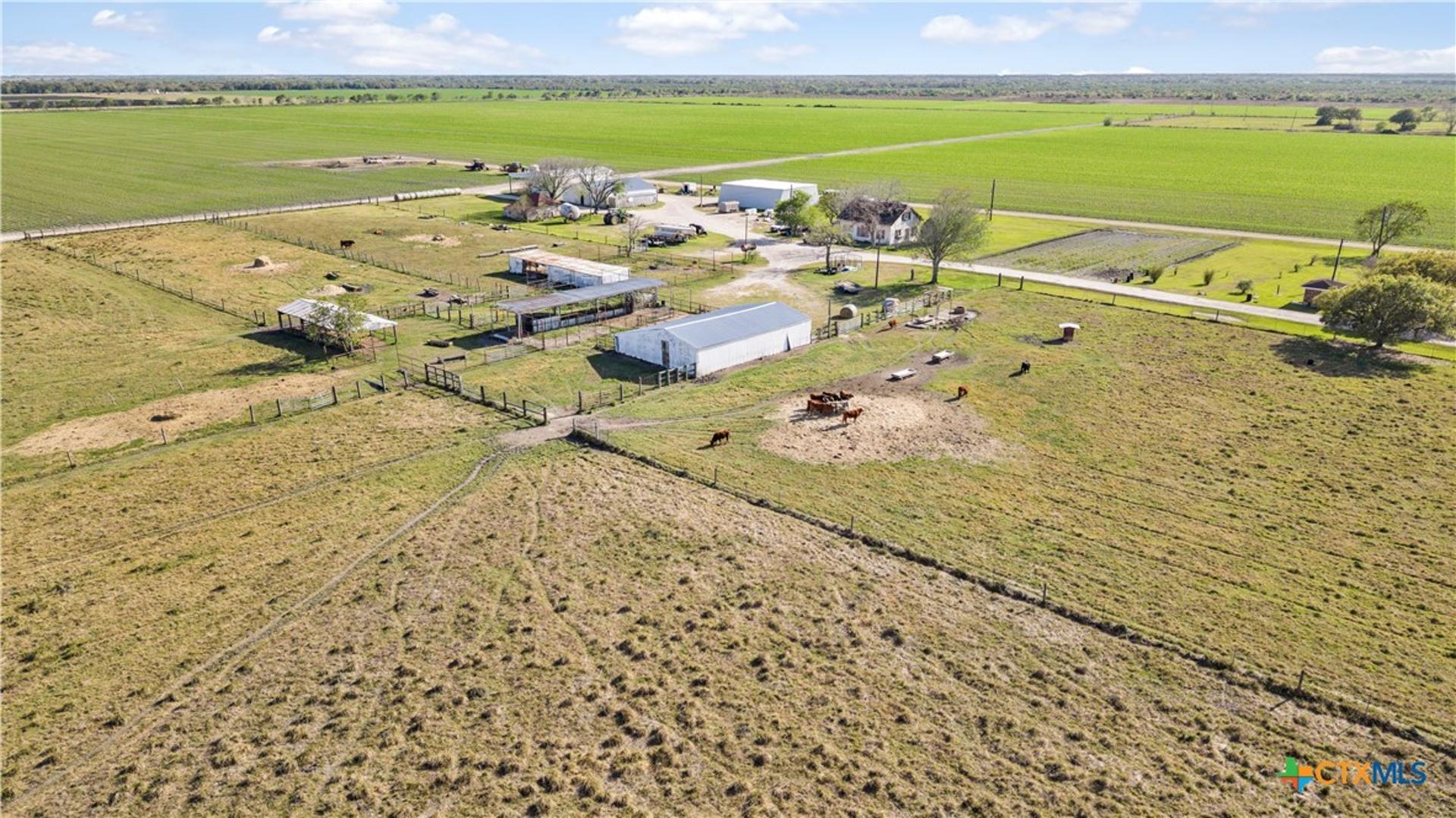 5629 Us-59, Edna, TX, 77957