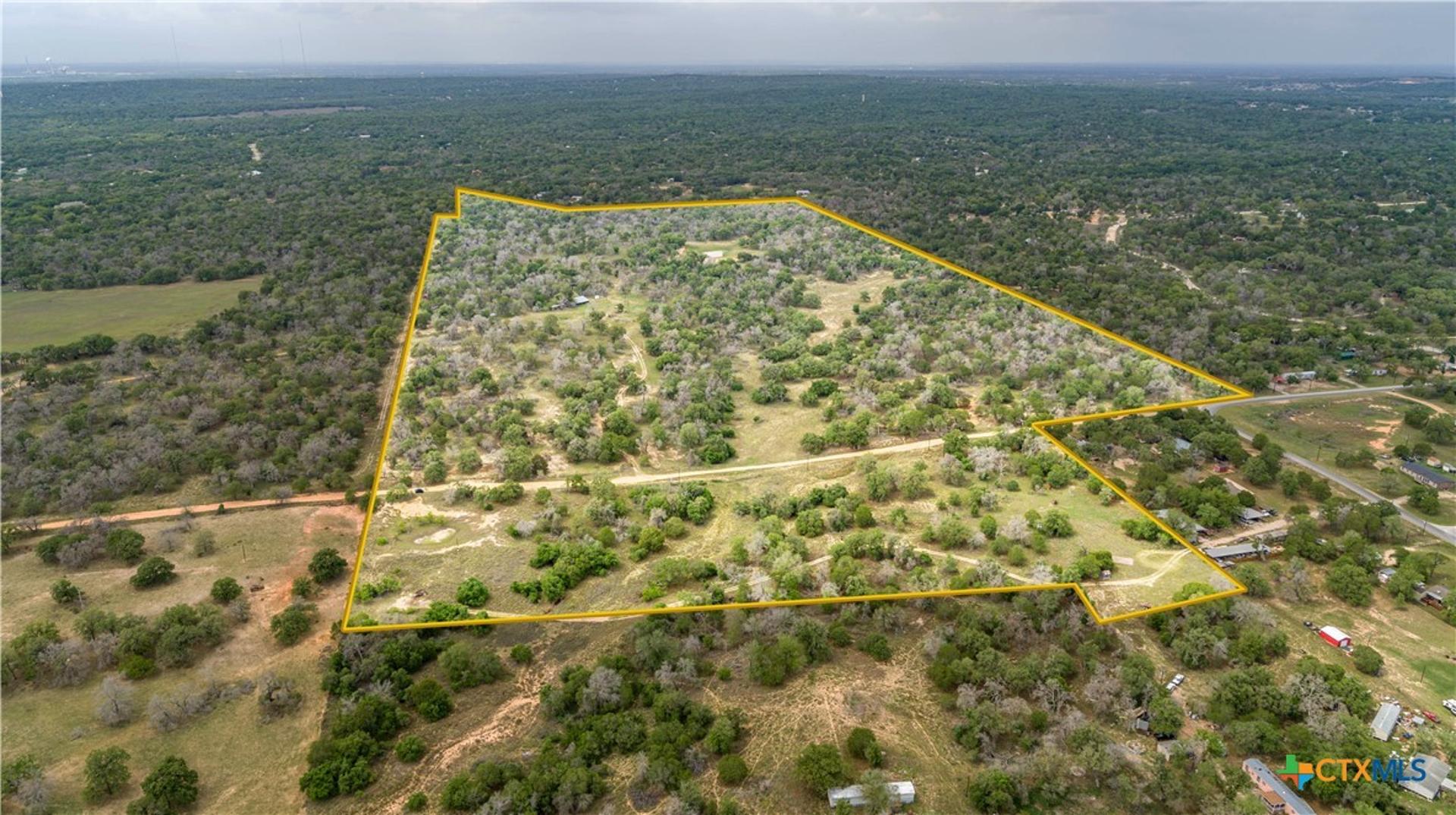 132 Roemer, Floresville, TX, 78114