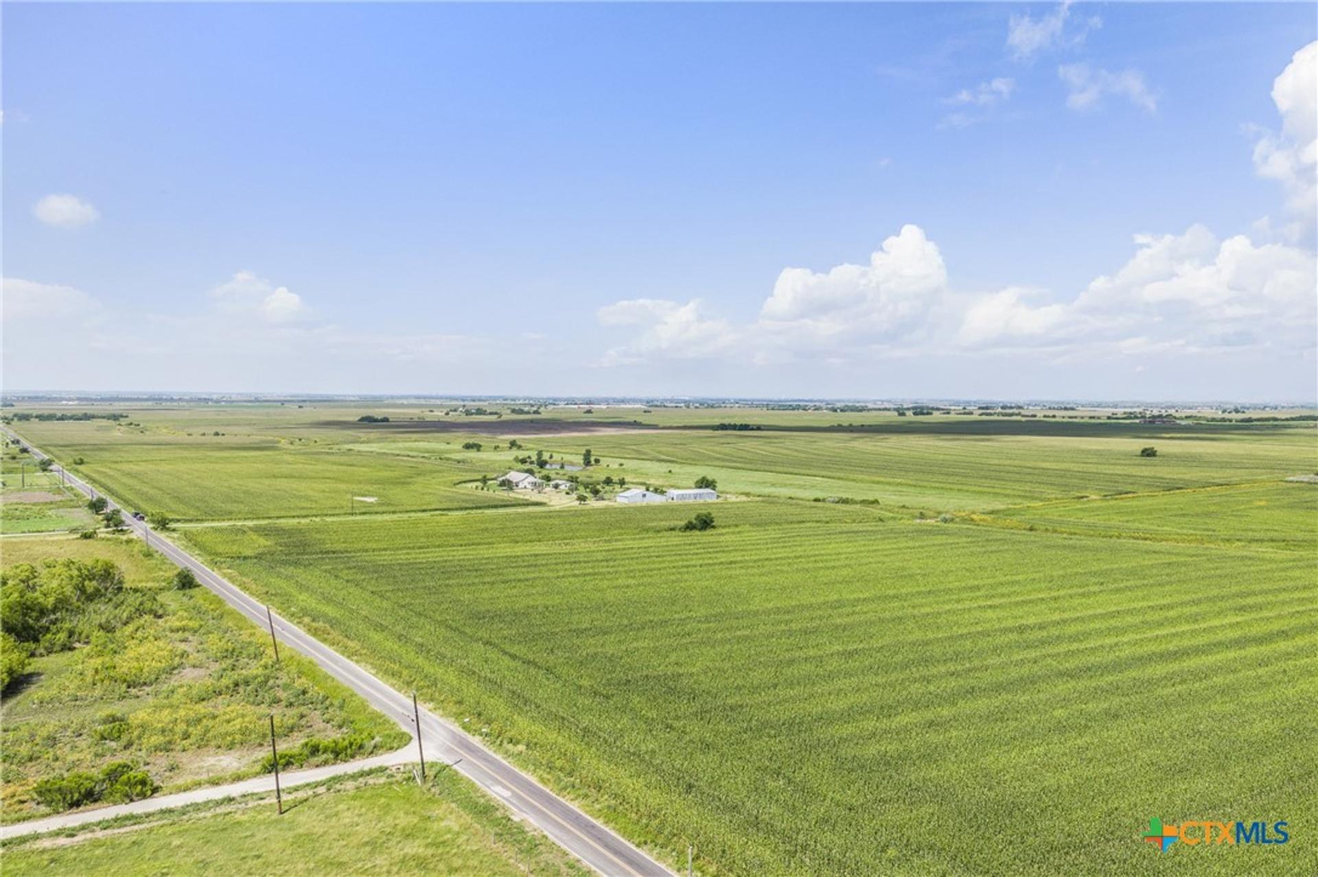 18108 Werchan, Coupland, TX, 78615