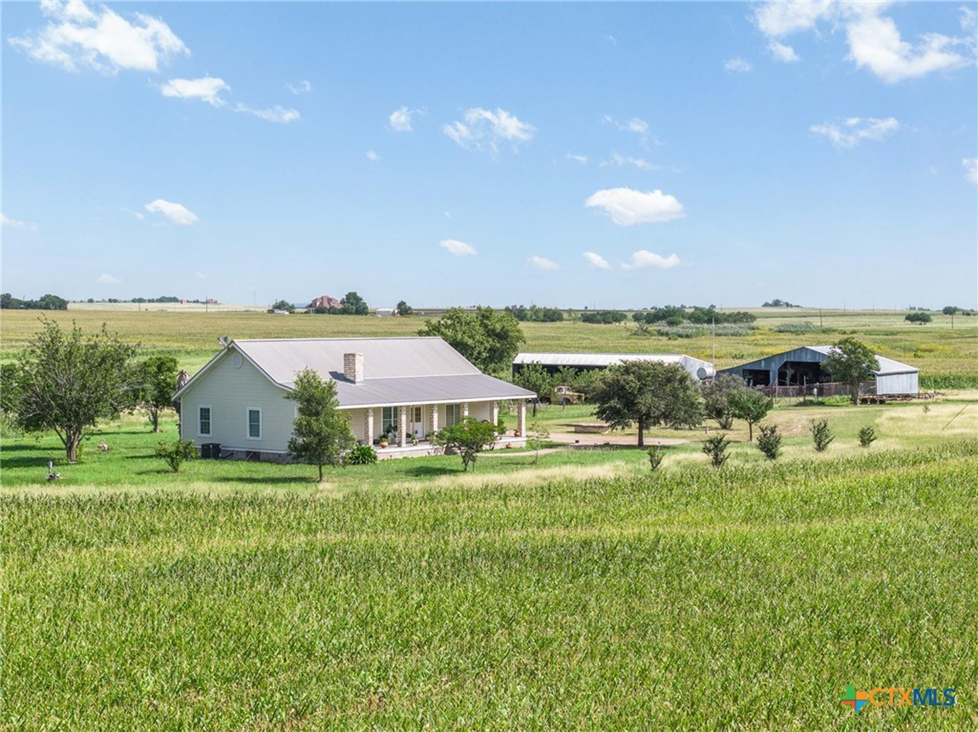 18108 Werchan, Coupland, TX, 78615