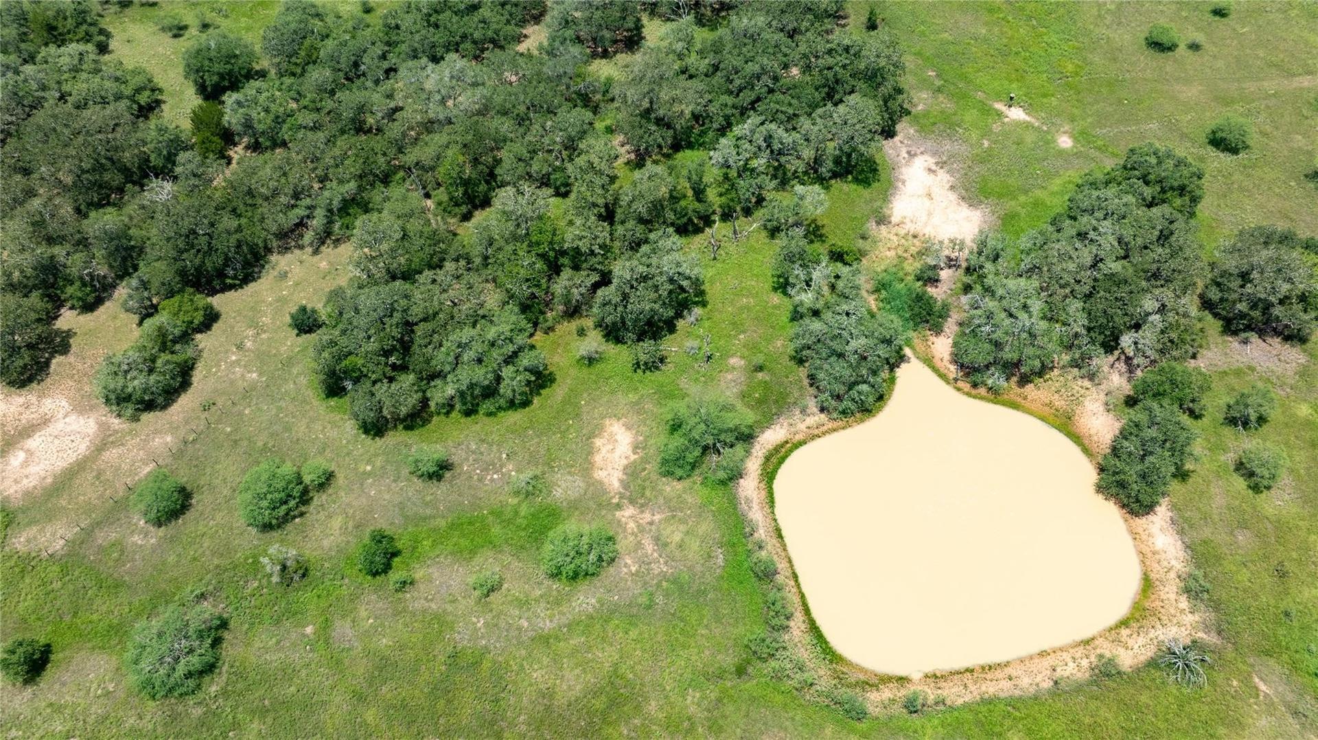000 County Road 15aa, Hallettsville, TX, 77964