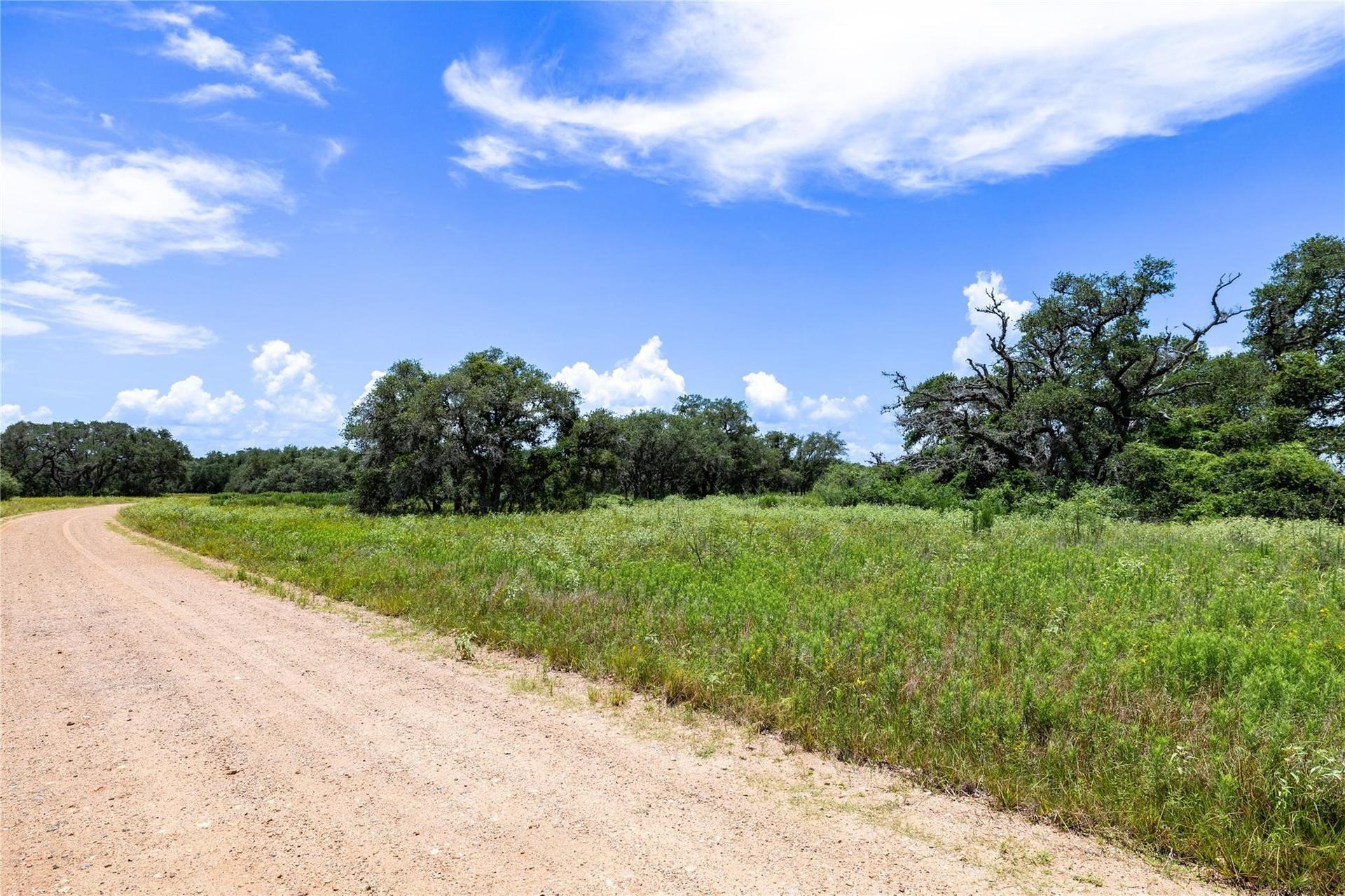 000 County Road 15aa, Hallettsville, TX, 77964