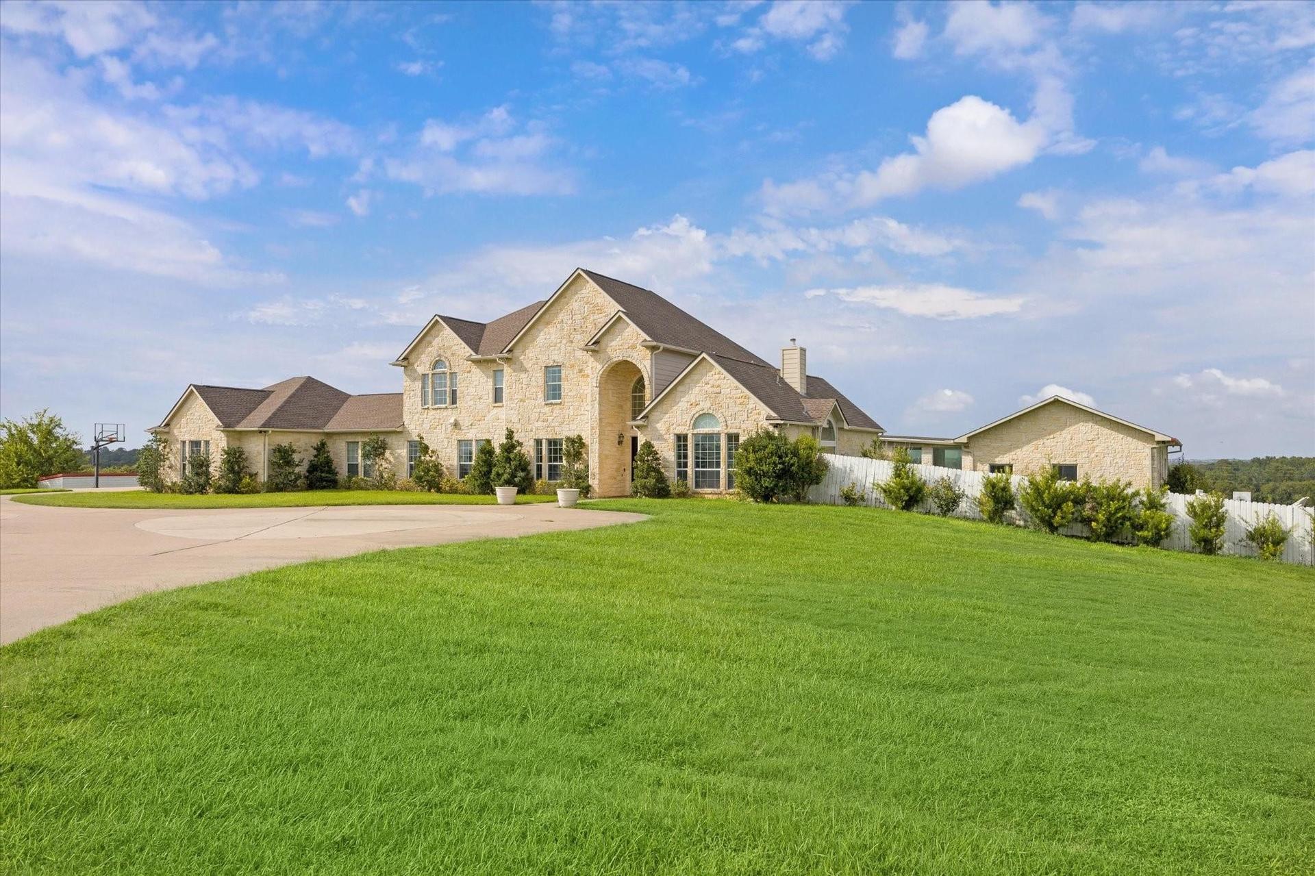 4008 FM 949, Millheim, TX, 77474