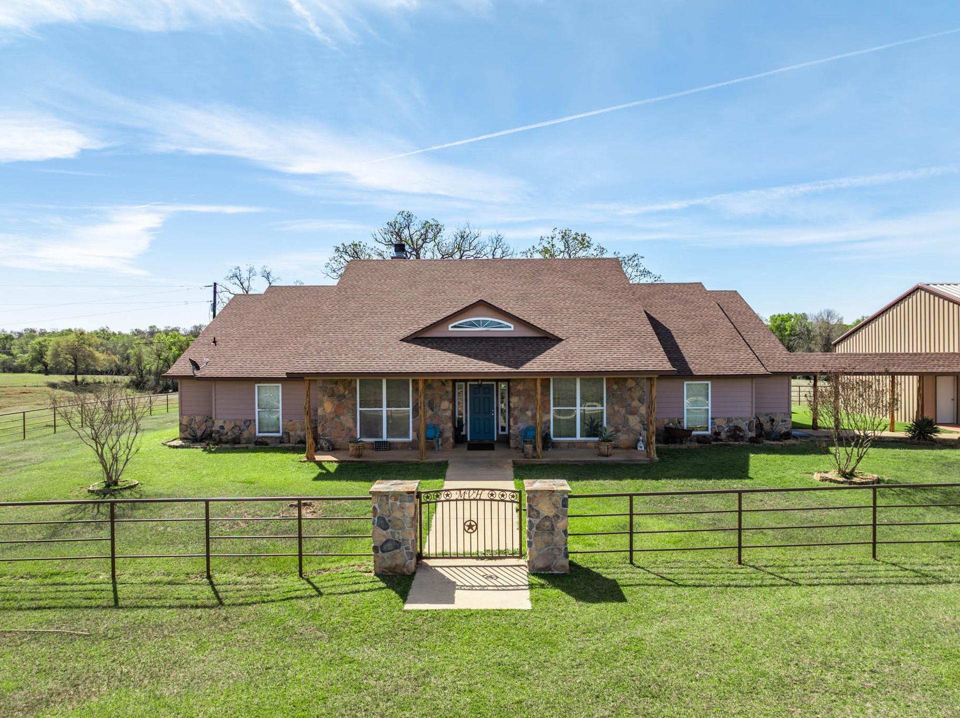 3713 County Road 386, Marquez, TX, 77865