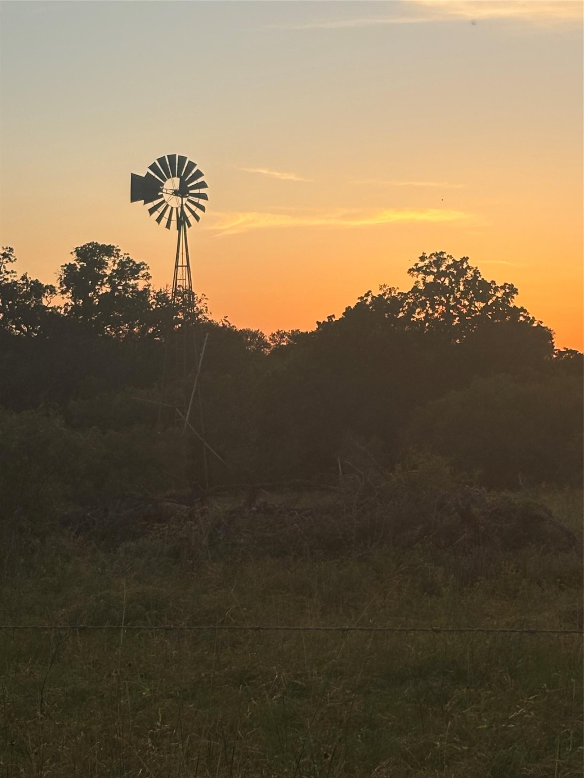 000 HWY 97, Waelder, TX, 78959