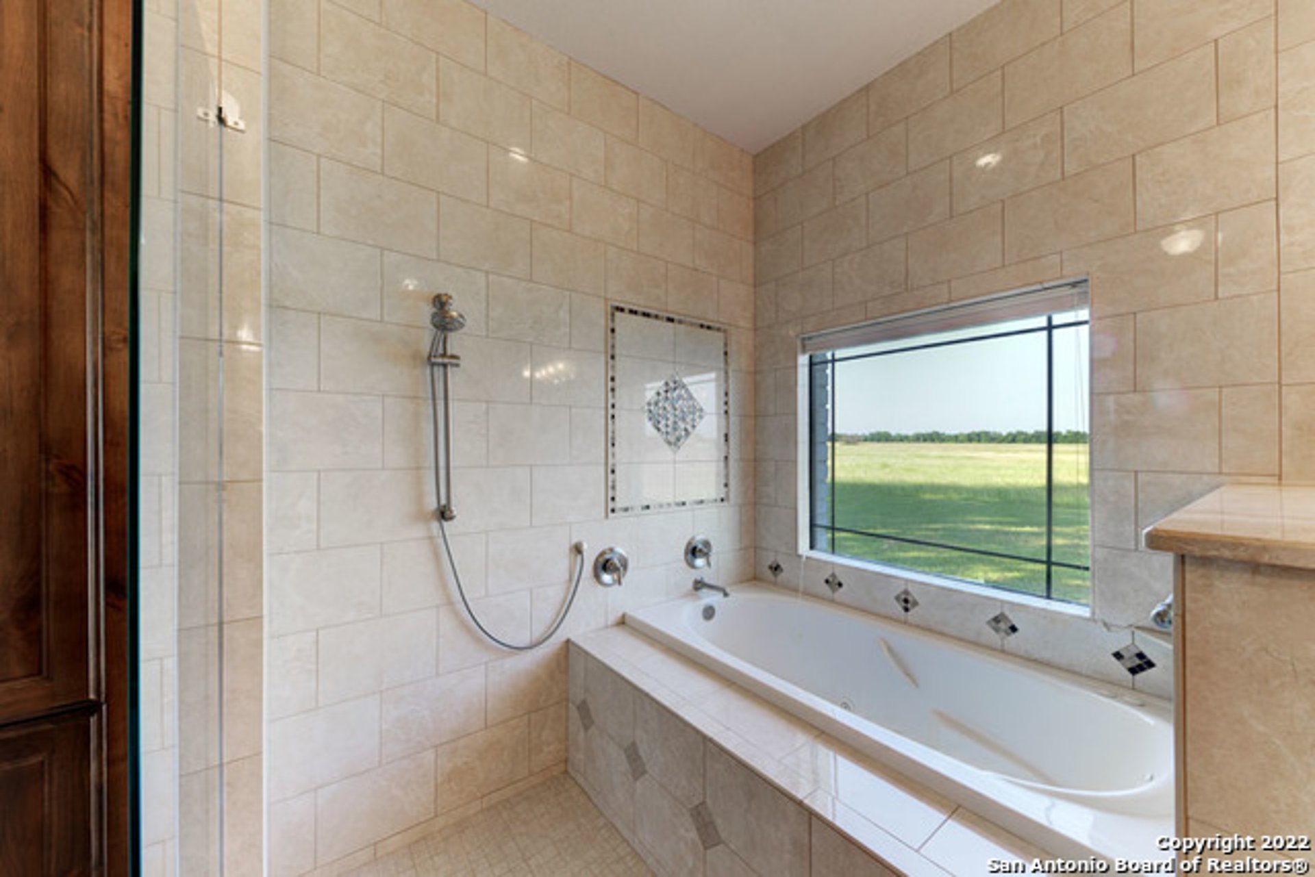 2420 Bolton Rd, MARION, TX, 78124