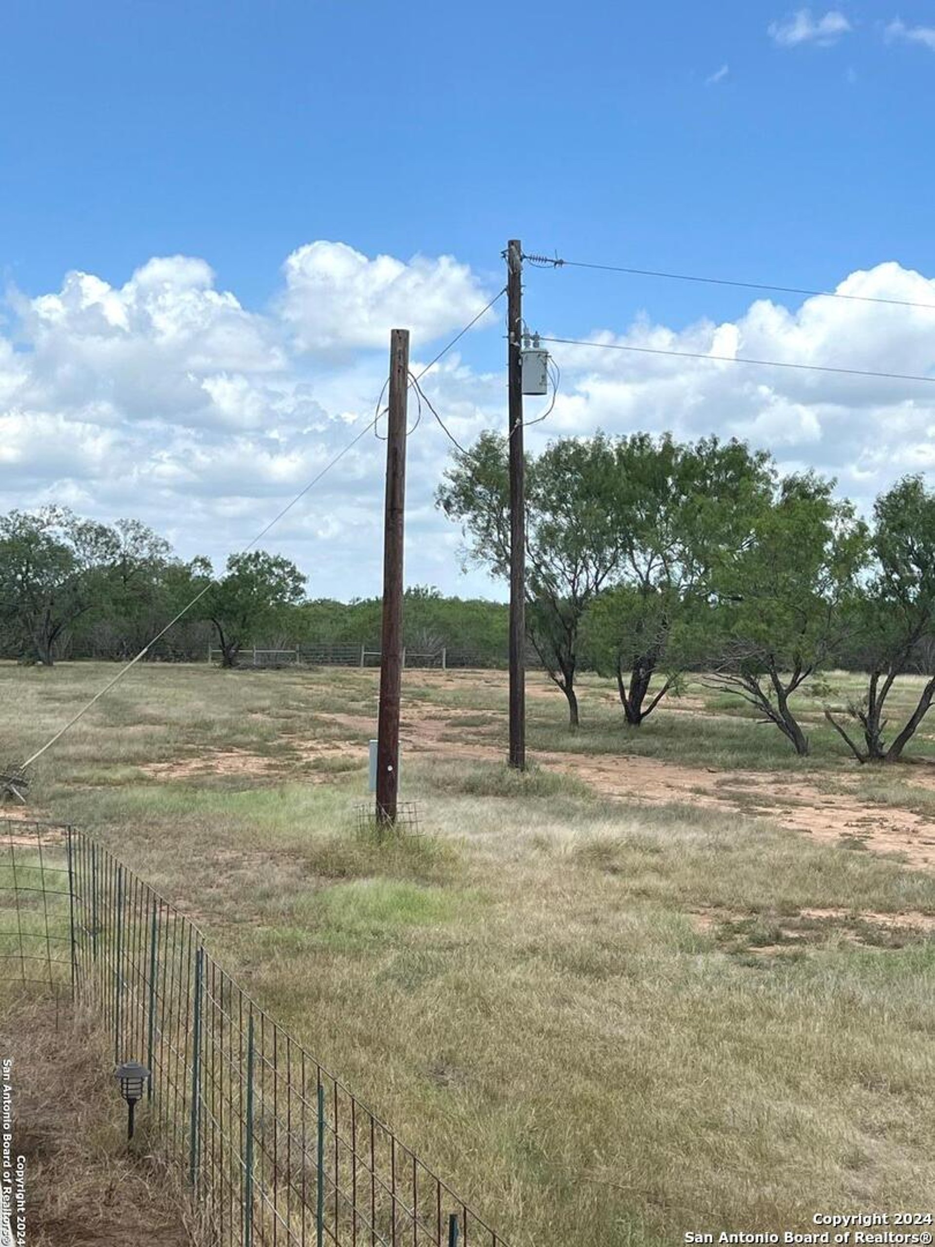 8136 Leal Rd, PLEASANTON, TX, 78064