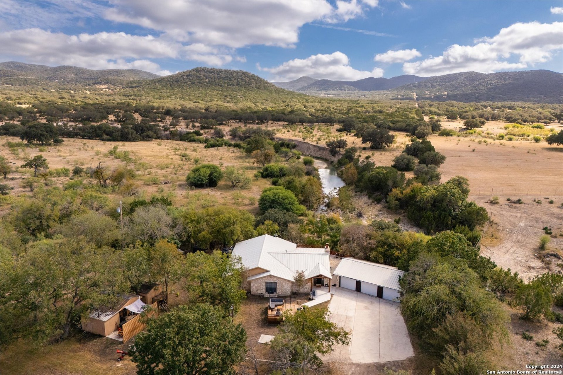 CAMP_WOOD, TX, 78833