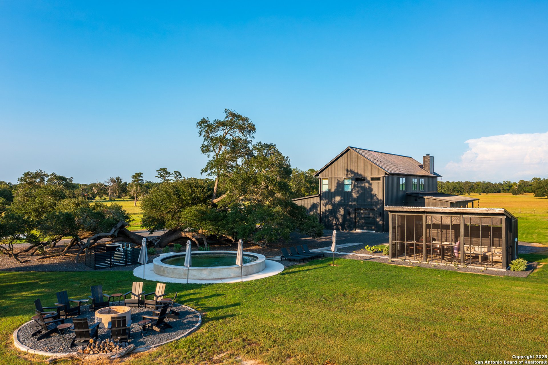 1071 Private Road 1090, HALLETSVIL, TX, 77964