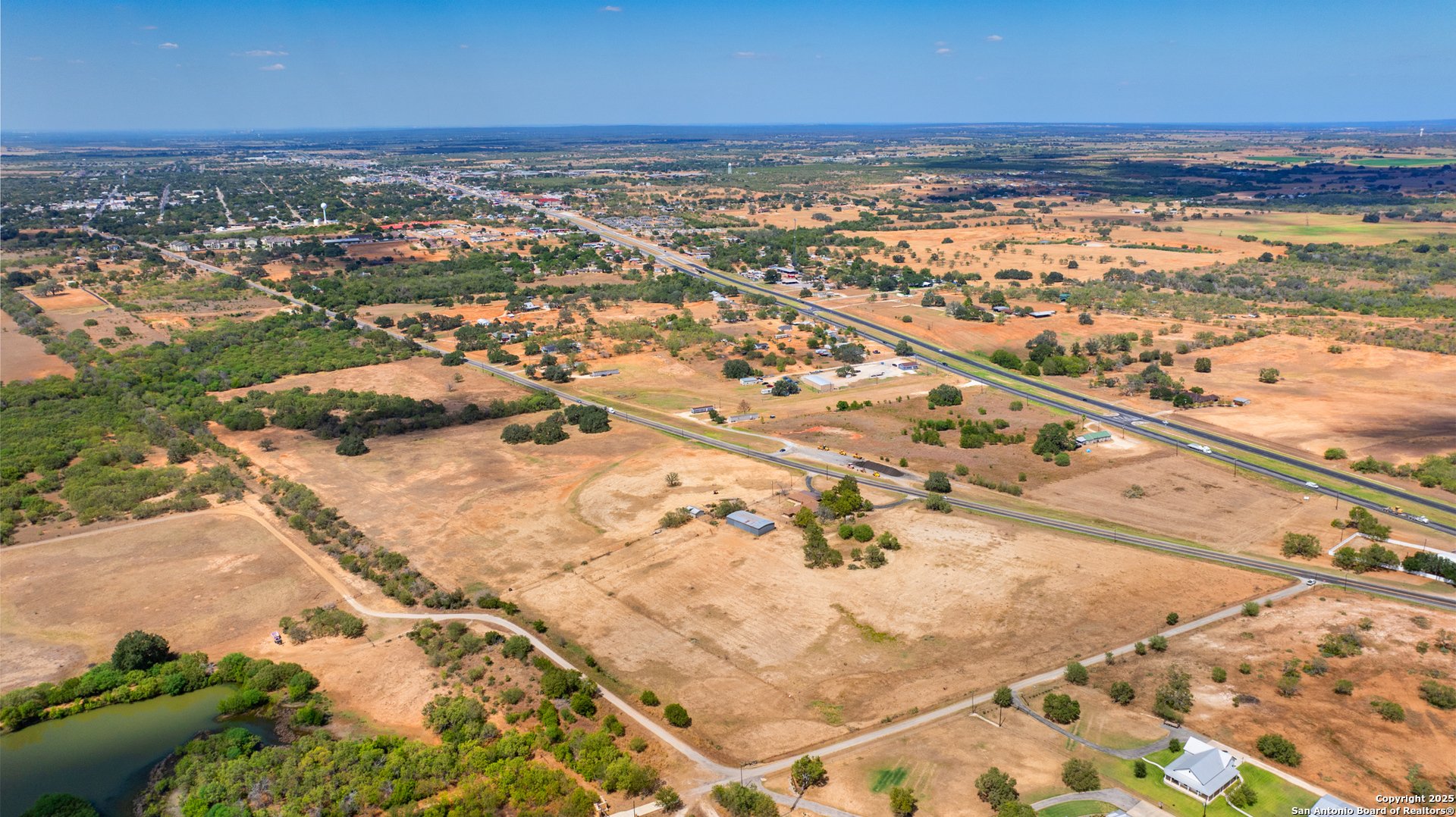 550 Bus Loop 181 S, FLORESVILL, TX, 78114