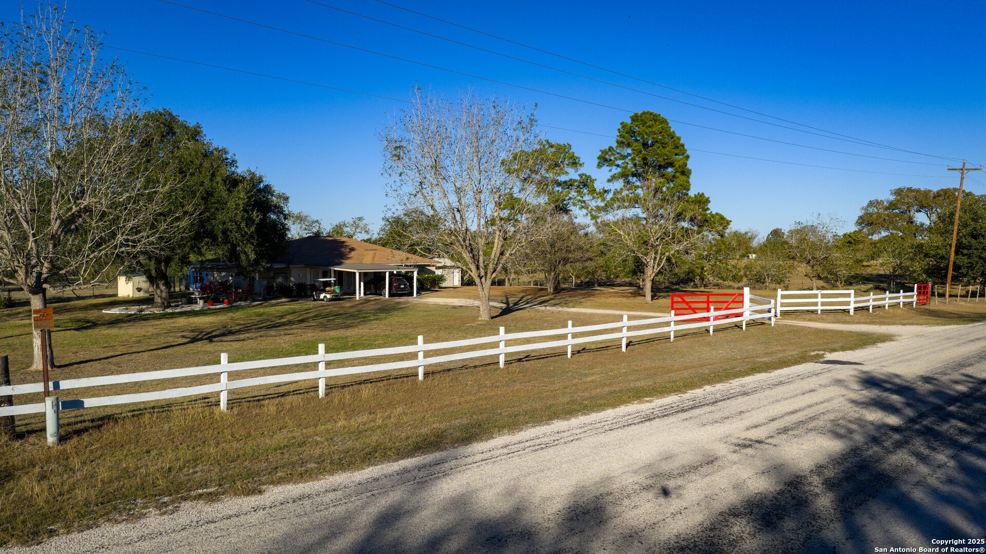 380 Clinton Rd, CUERO, TX, 77954