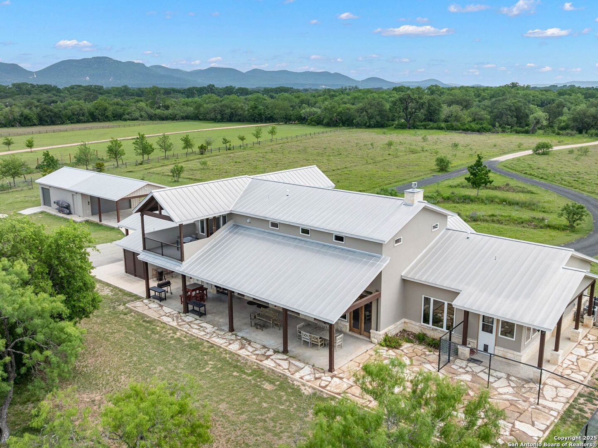 497 Cypress Falls, UTOPIA, TX, 78884