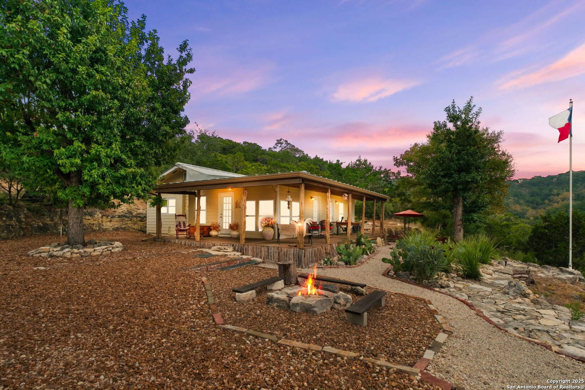411 Valley View, PIPE_CREEK, TX, 78063