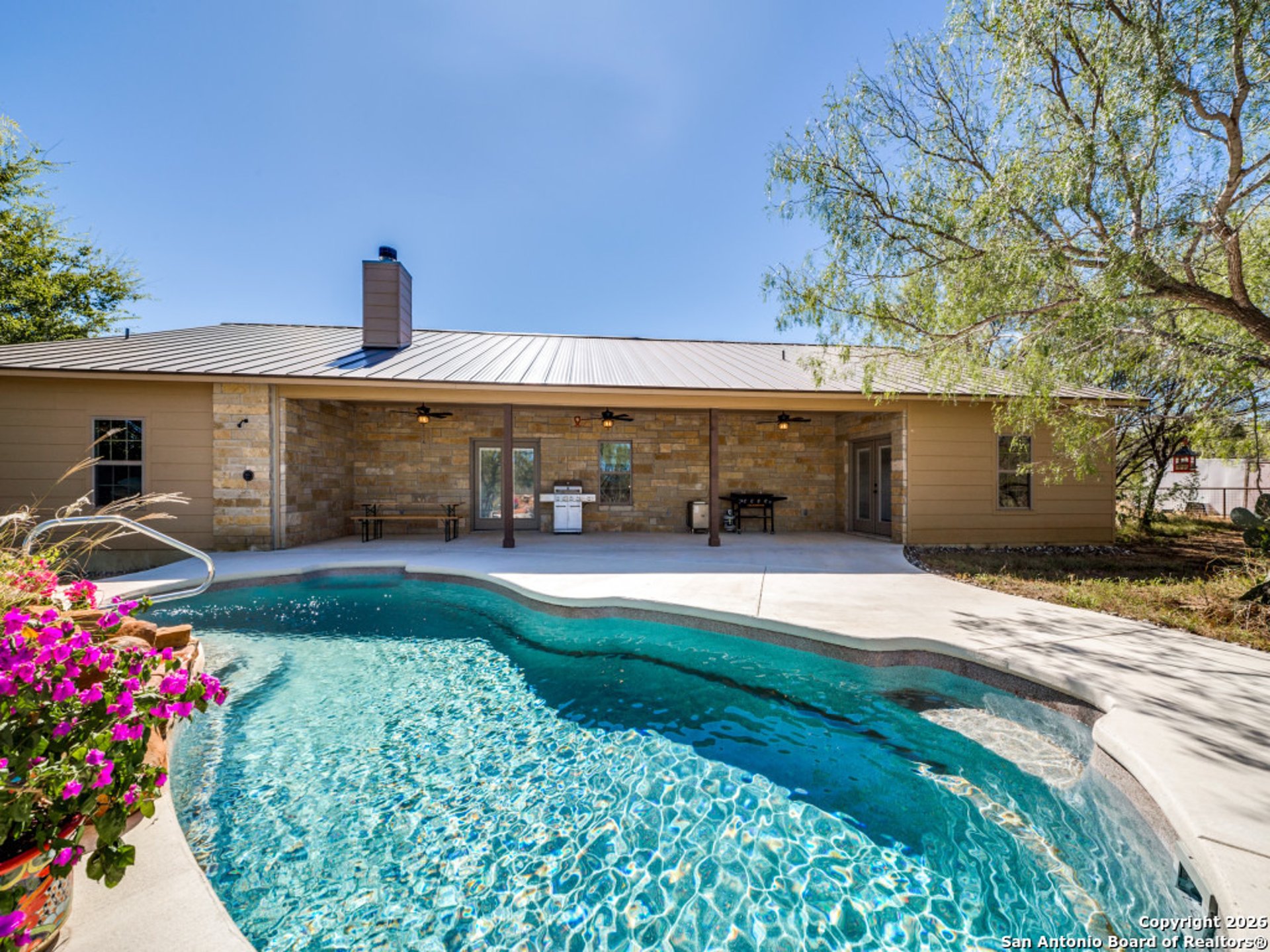 6472 Bluntzer Rd, JOURDANTON, TX, 78026