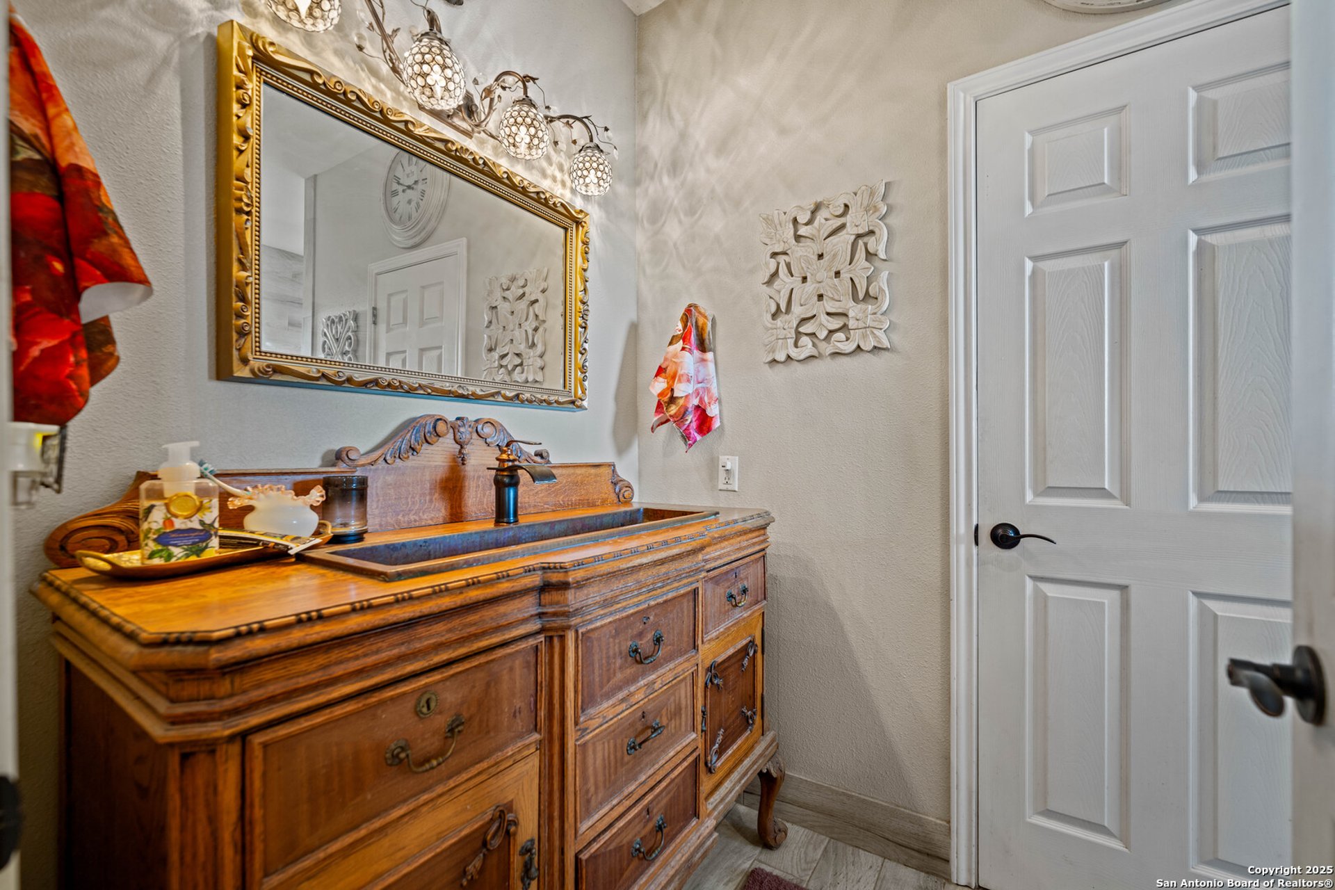 809 County Road 213, MCCOY, TX, 78113
